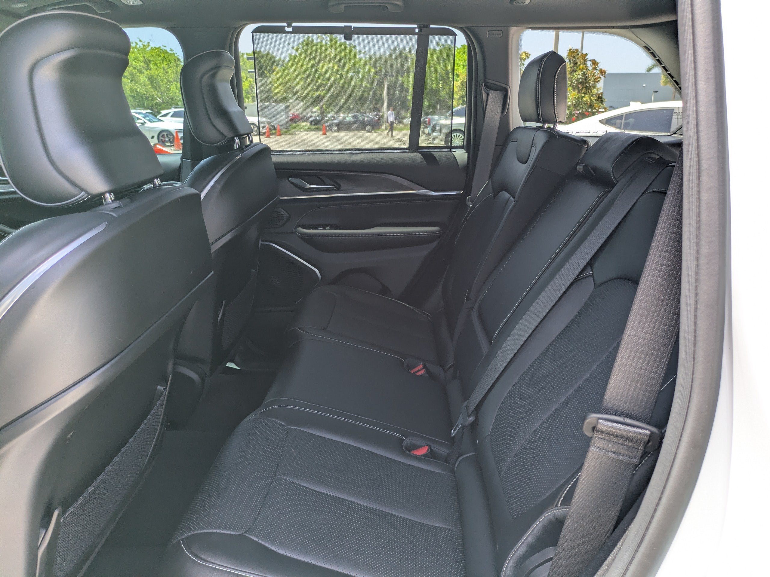 2024 Jeep Grand Cherokee Overland - Photo 13