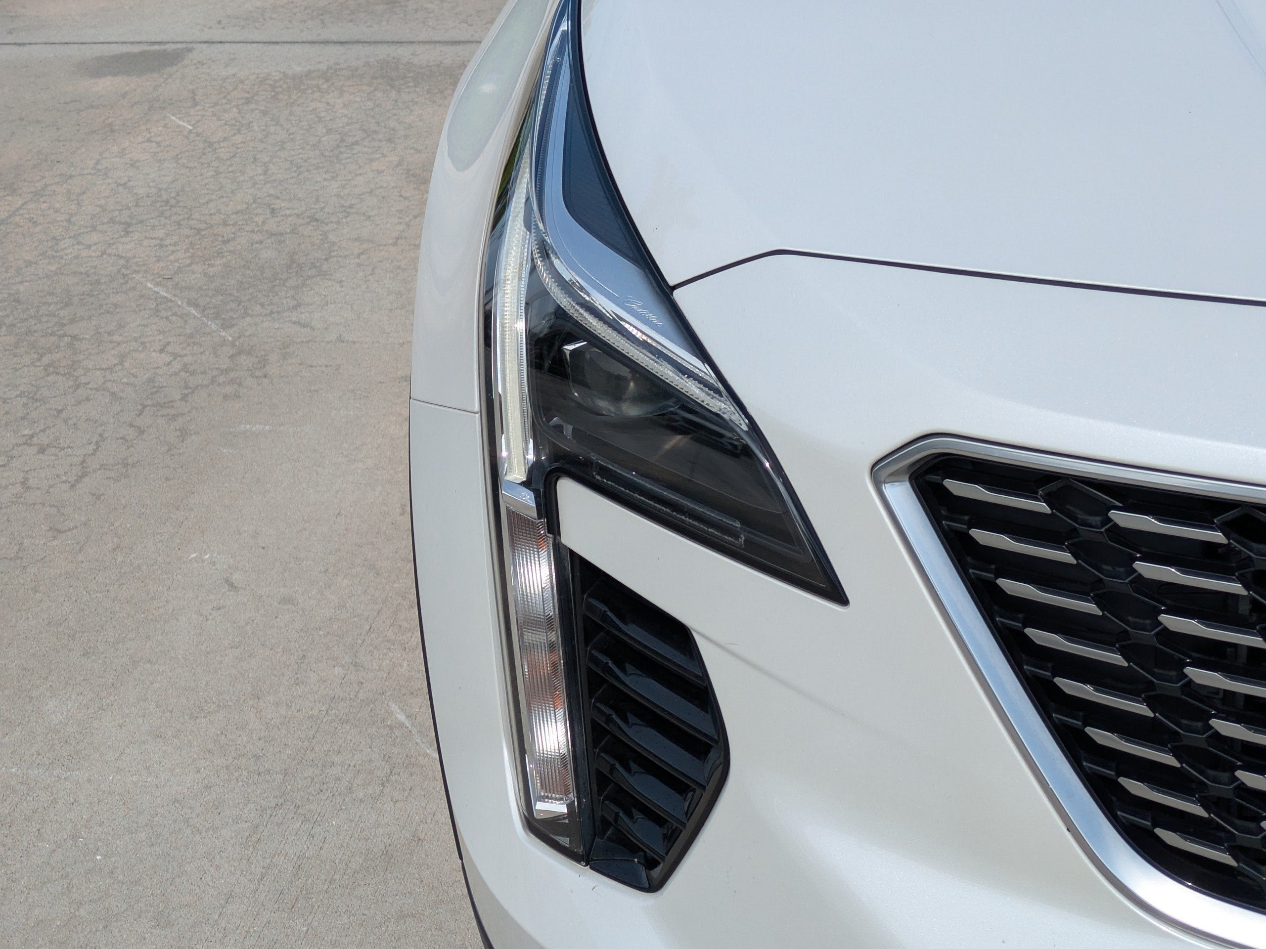 2019 Cadillac XT4 FWD PREMIUM LUXUR