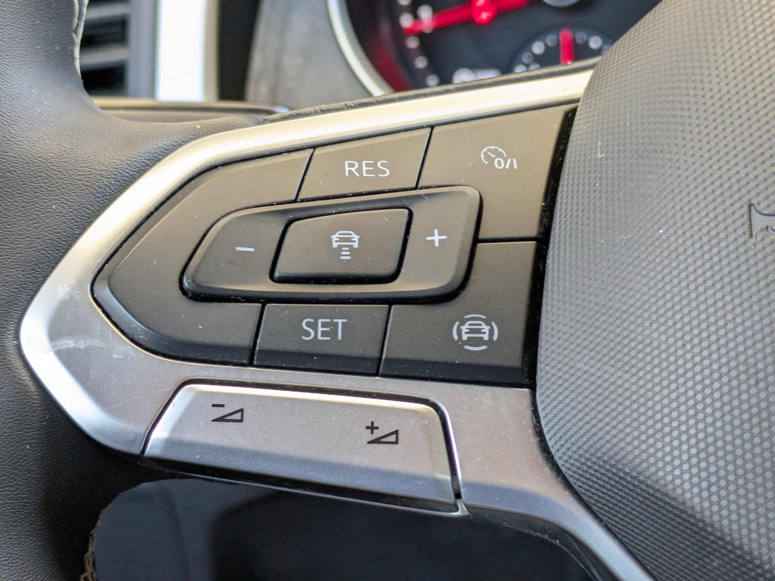 2021 Volkswagen Atlas Cross Sport 2.0T SE W/TECHNOL