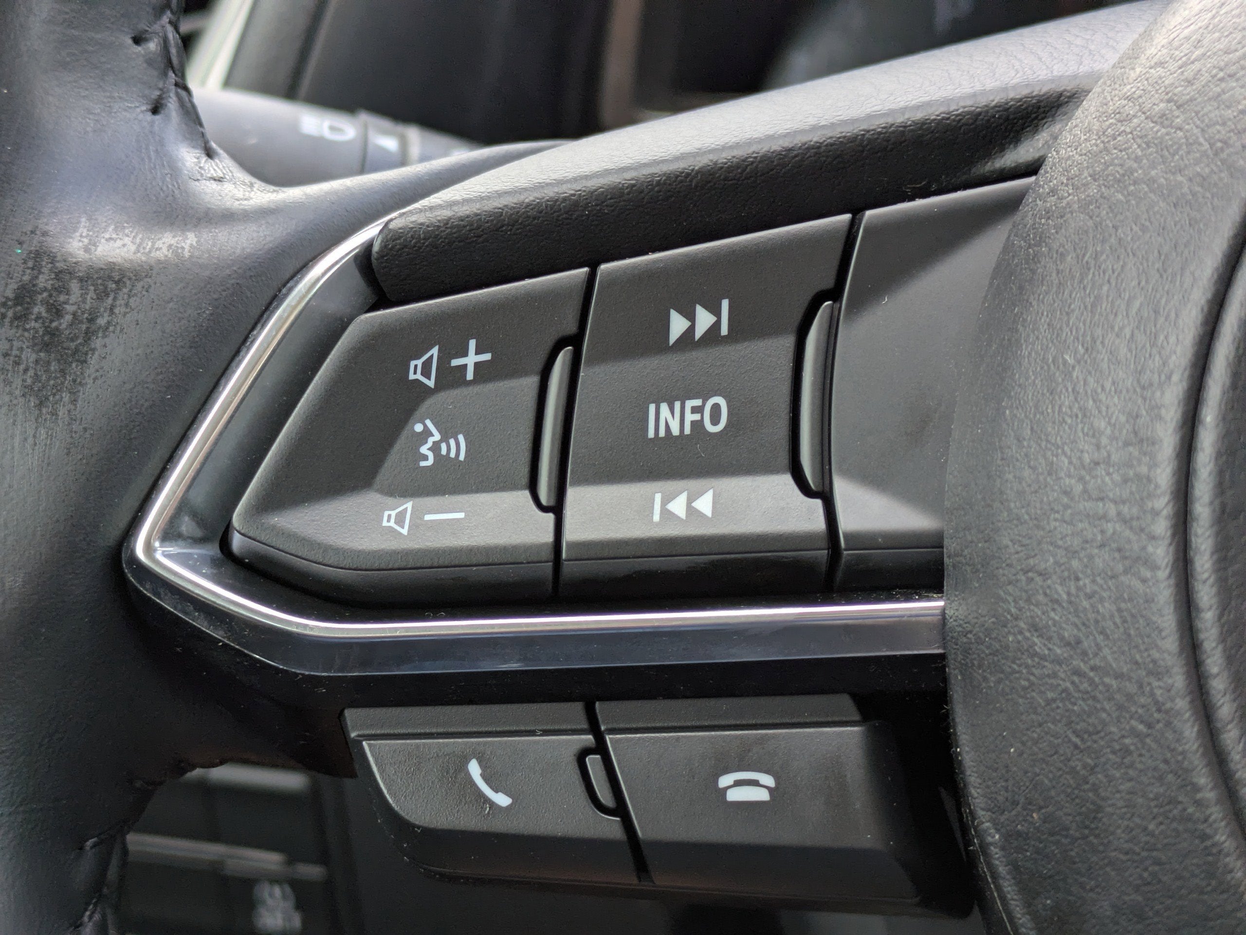2018 Mazda Mazda3 4-Door TOURING