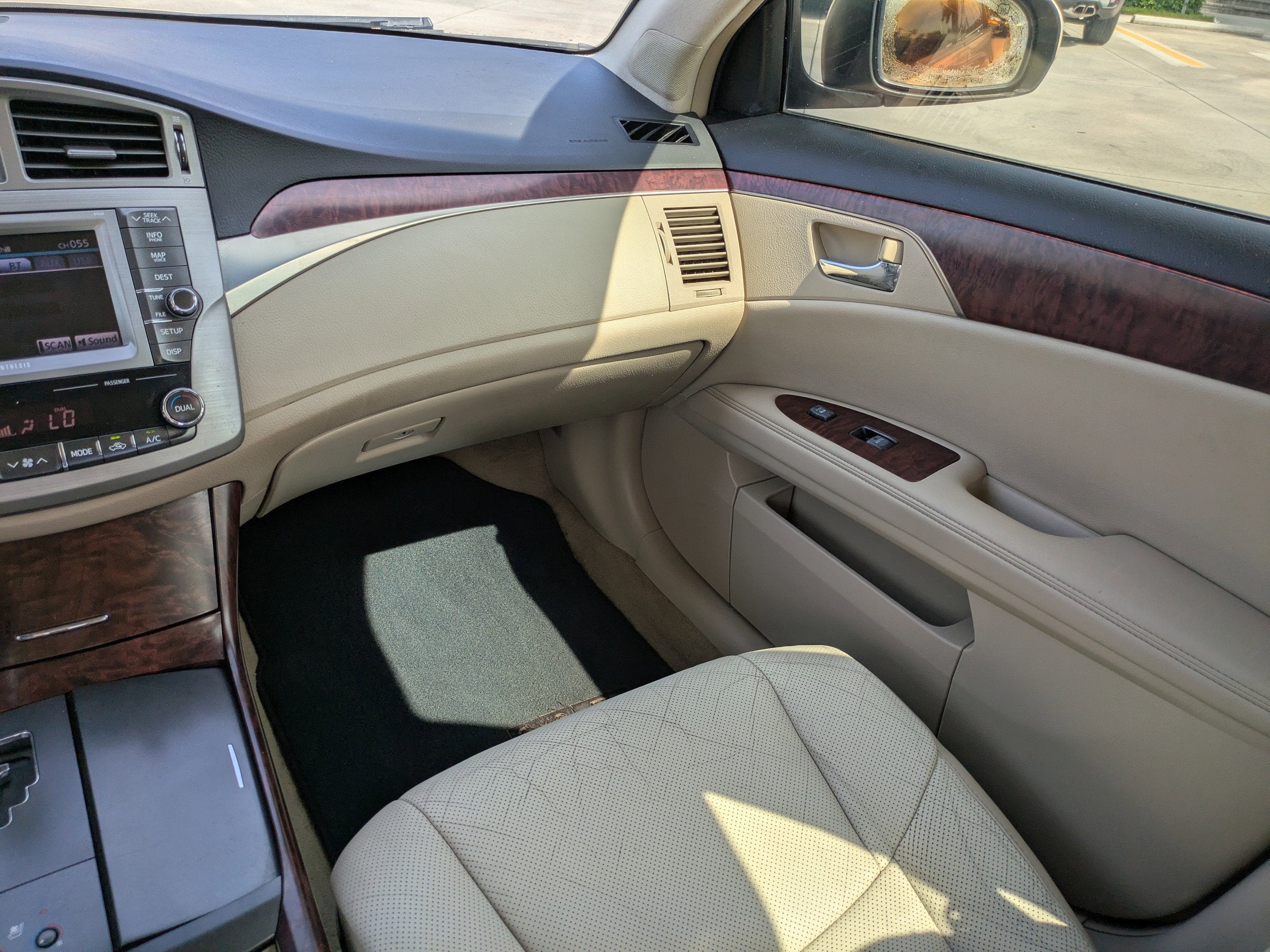 2011 Toyota Avalon LIMITED