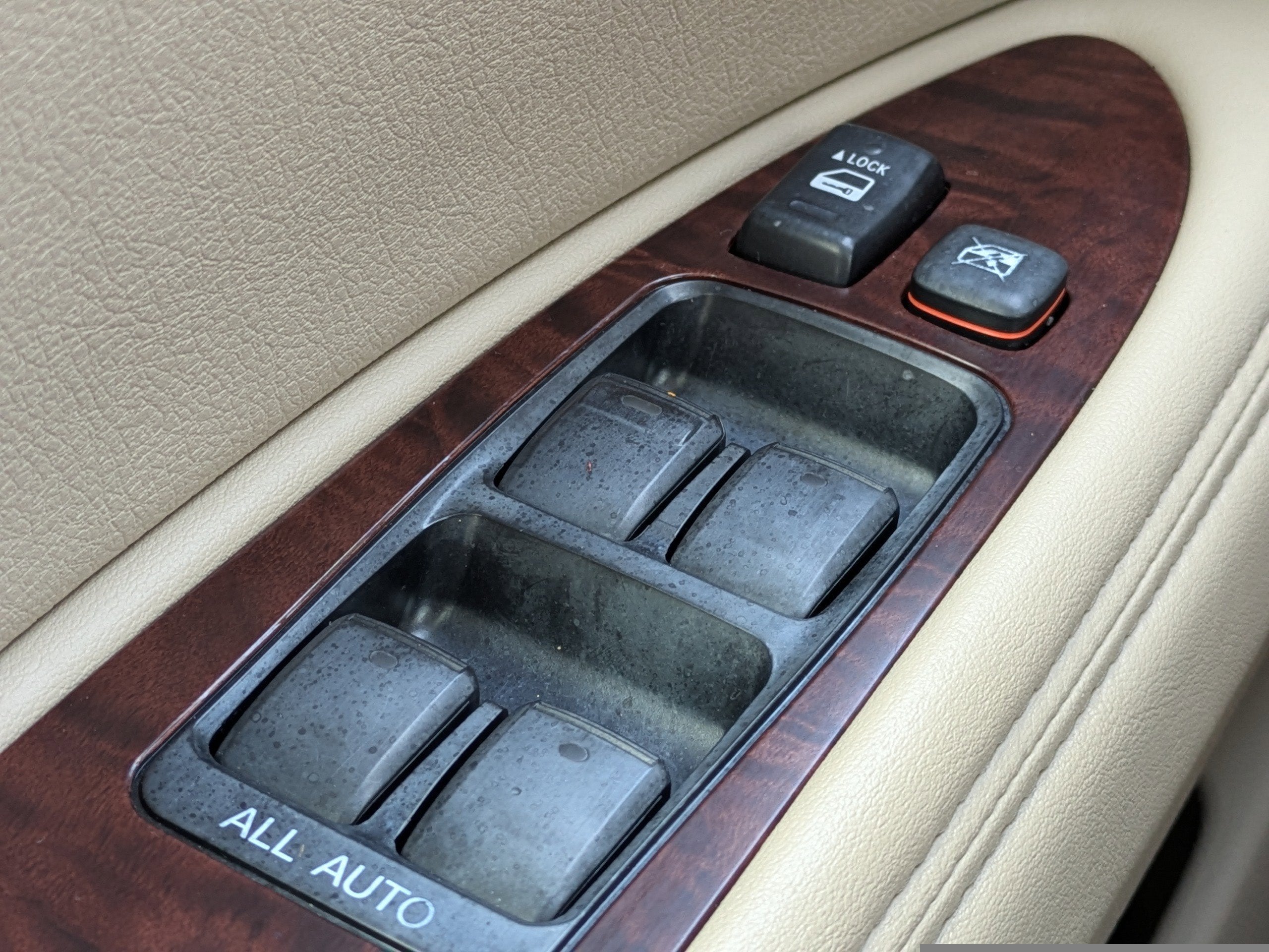 2011 Toyota Avalon LIMITED
