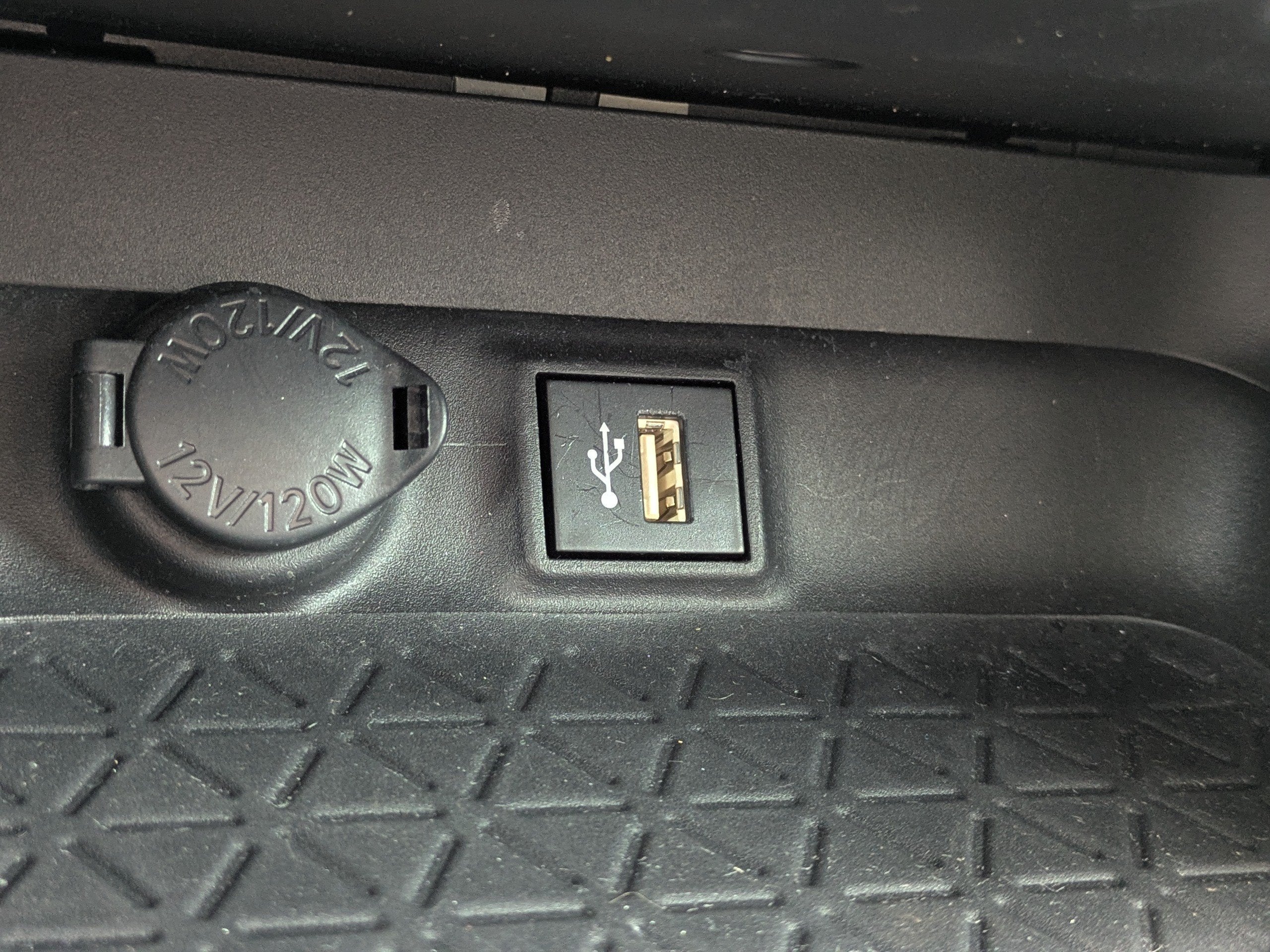 2023 Toyota RAV4 HYBRID XLE PREMIU