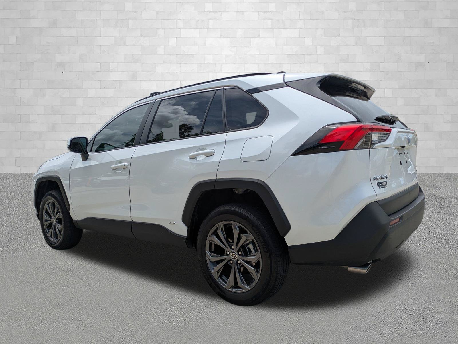 2023 Toyota RAV4 HYBRID XLE PREMIU