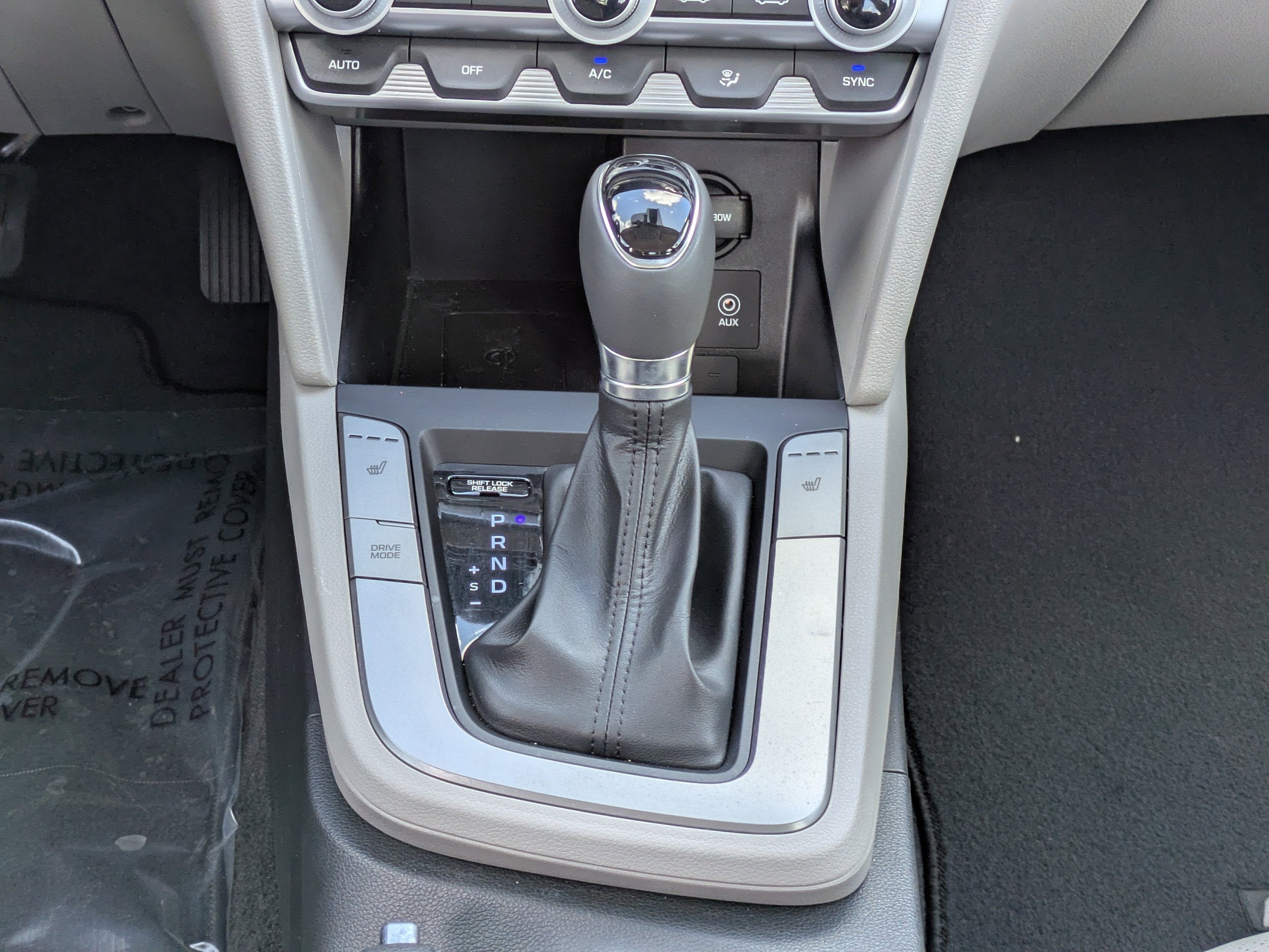 2020 Hyundai Elantra LIMITED