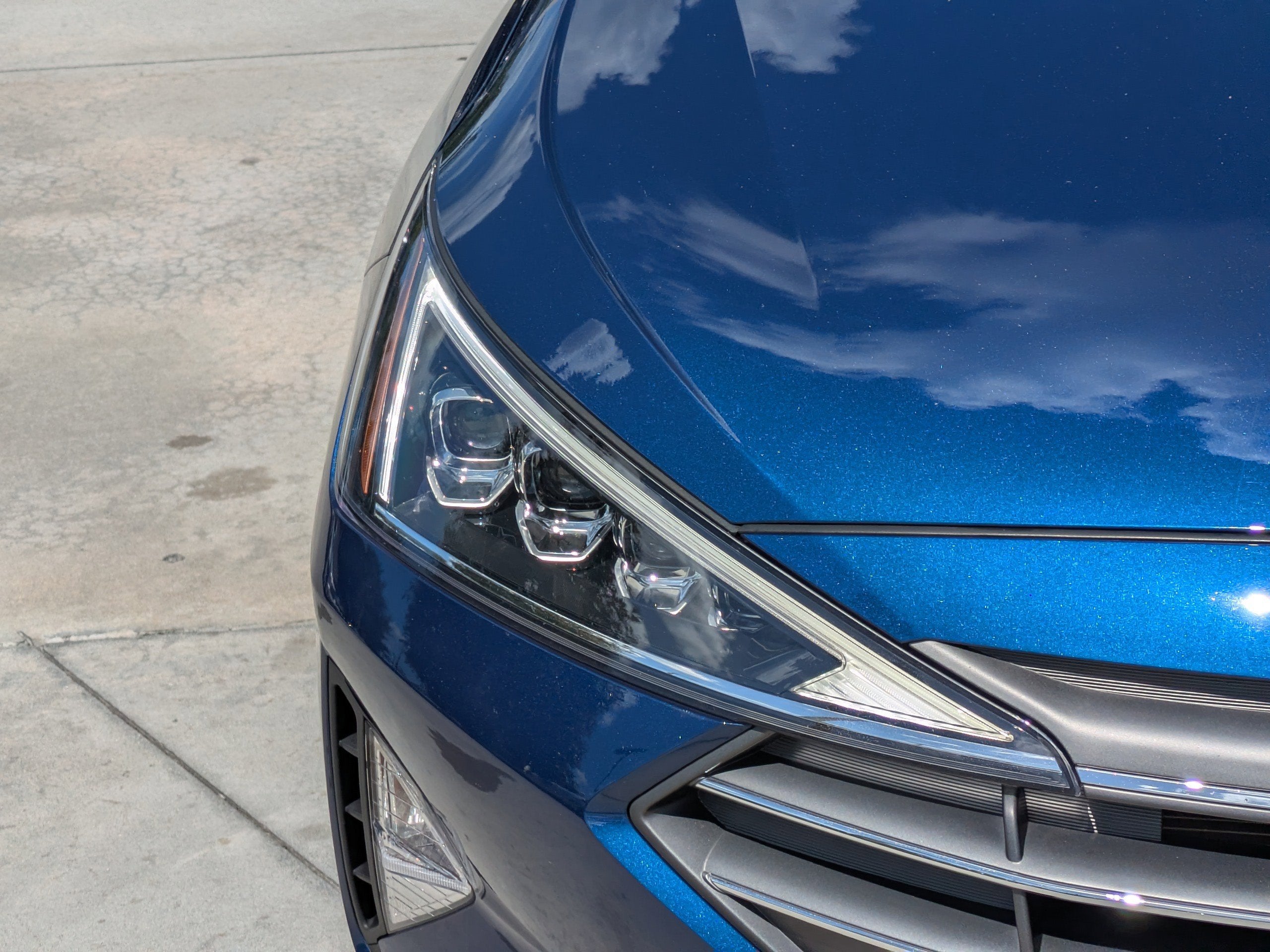 2020 Hyundai Elantra LIMITED