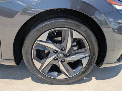 2022 Hyundai Elantra LIMITED