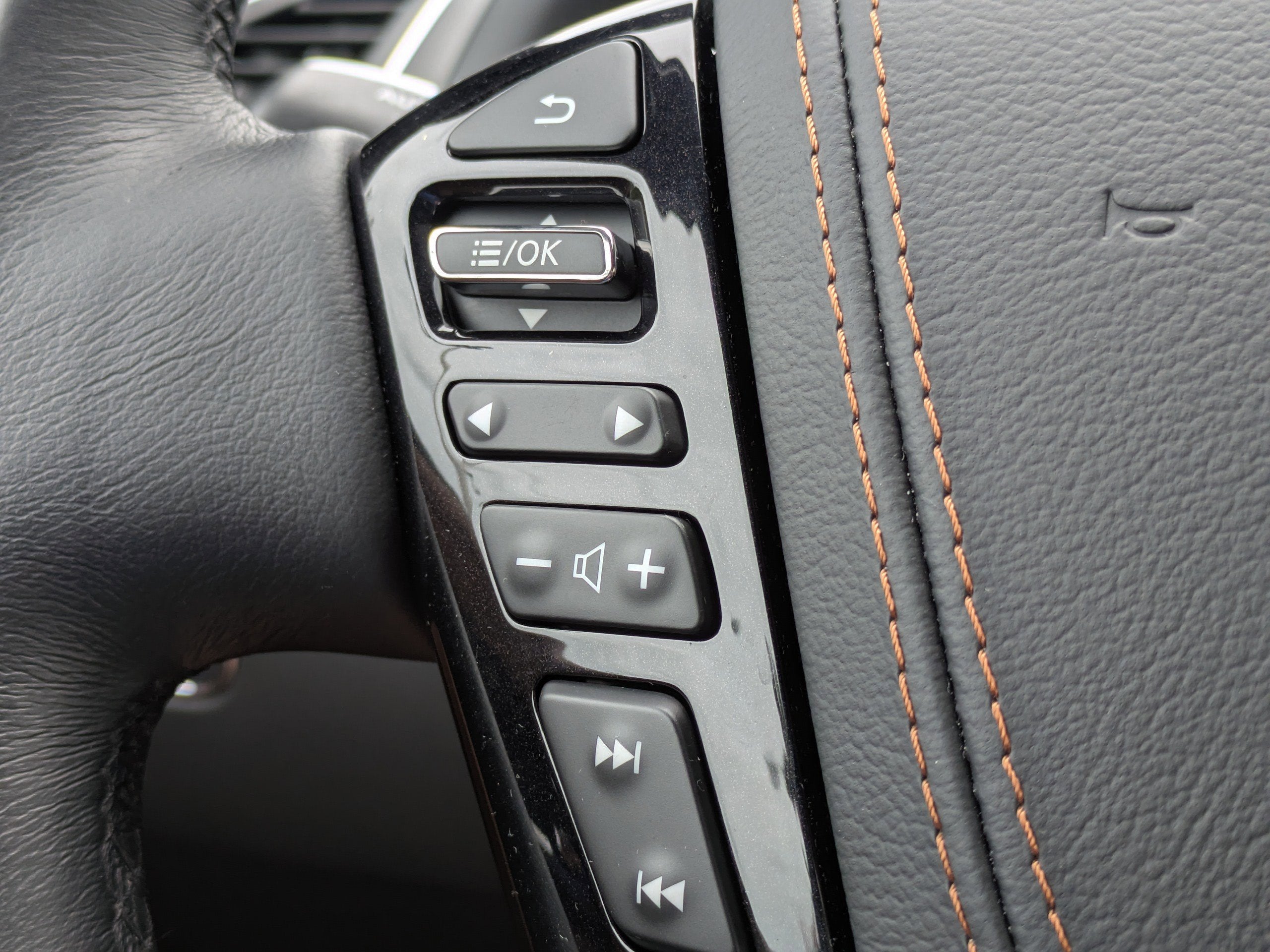2022 INFINITI QX80 SENSORY