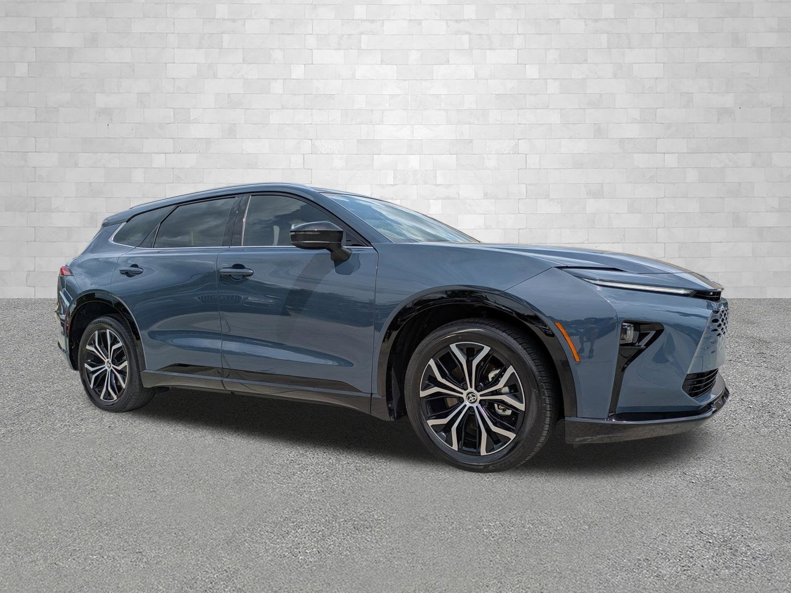 2025 Toyota Crown Signia XLE