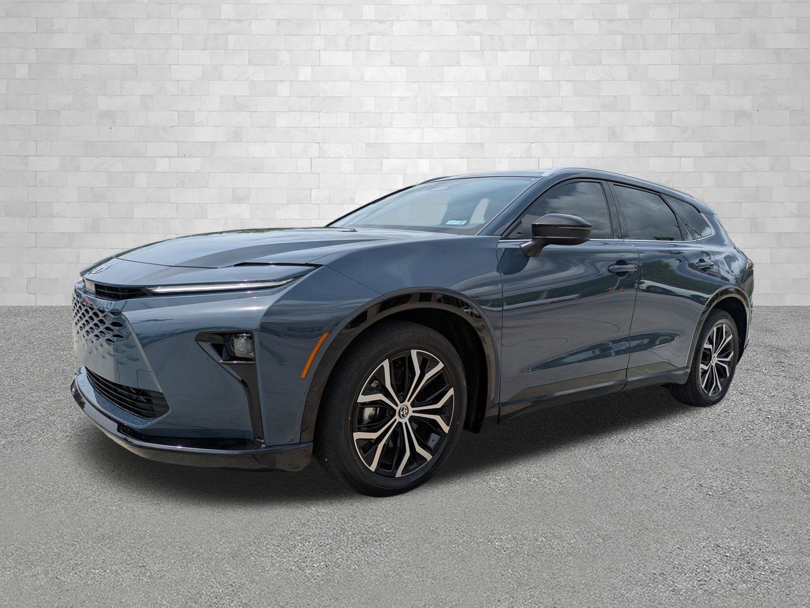 2025 Toyota Crown Signia XLE