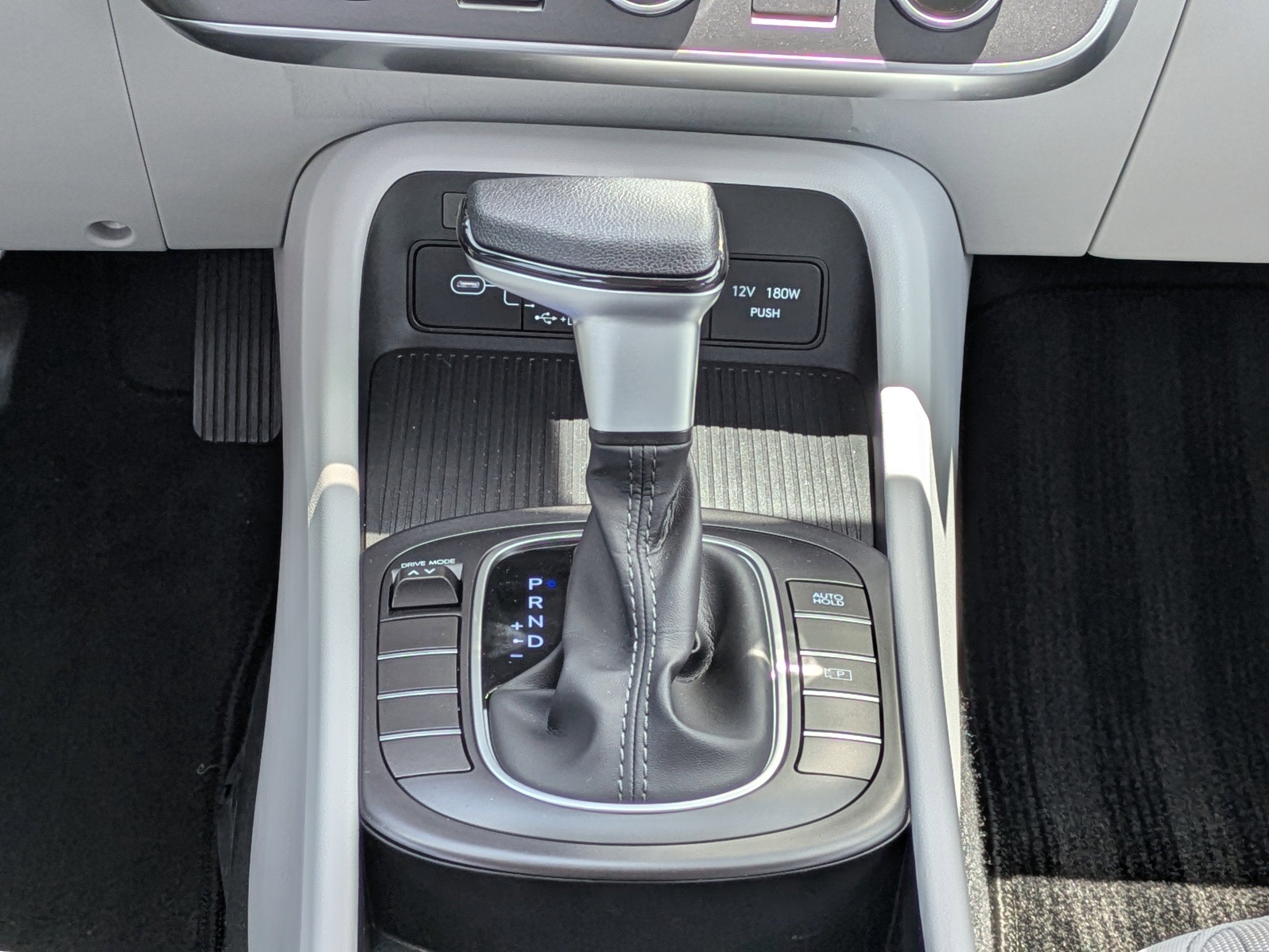 2024 Hyundai Kona SE