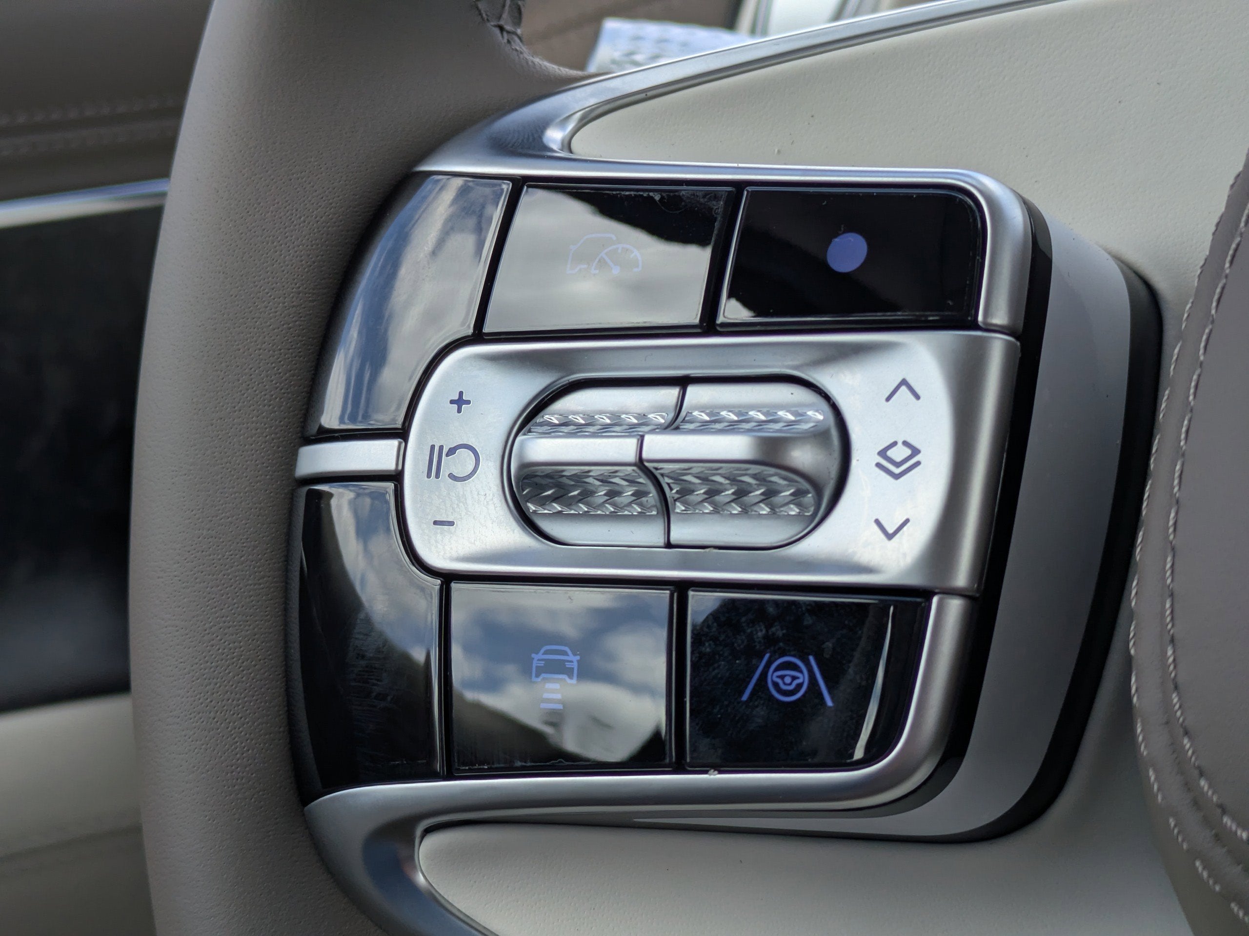 2026 Genesis G90 e-SC