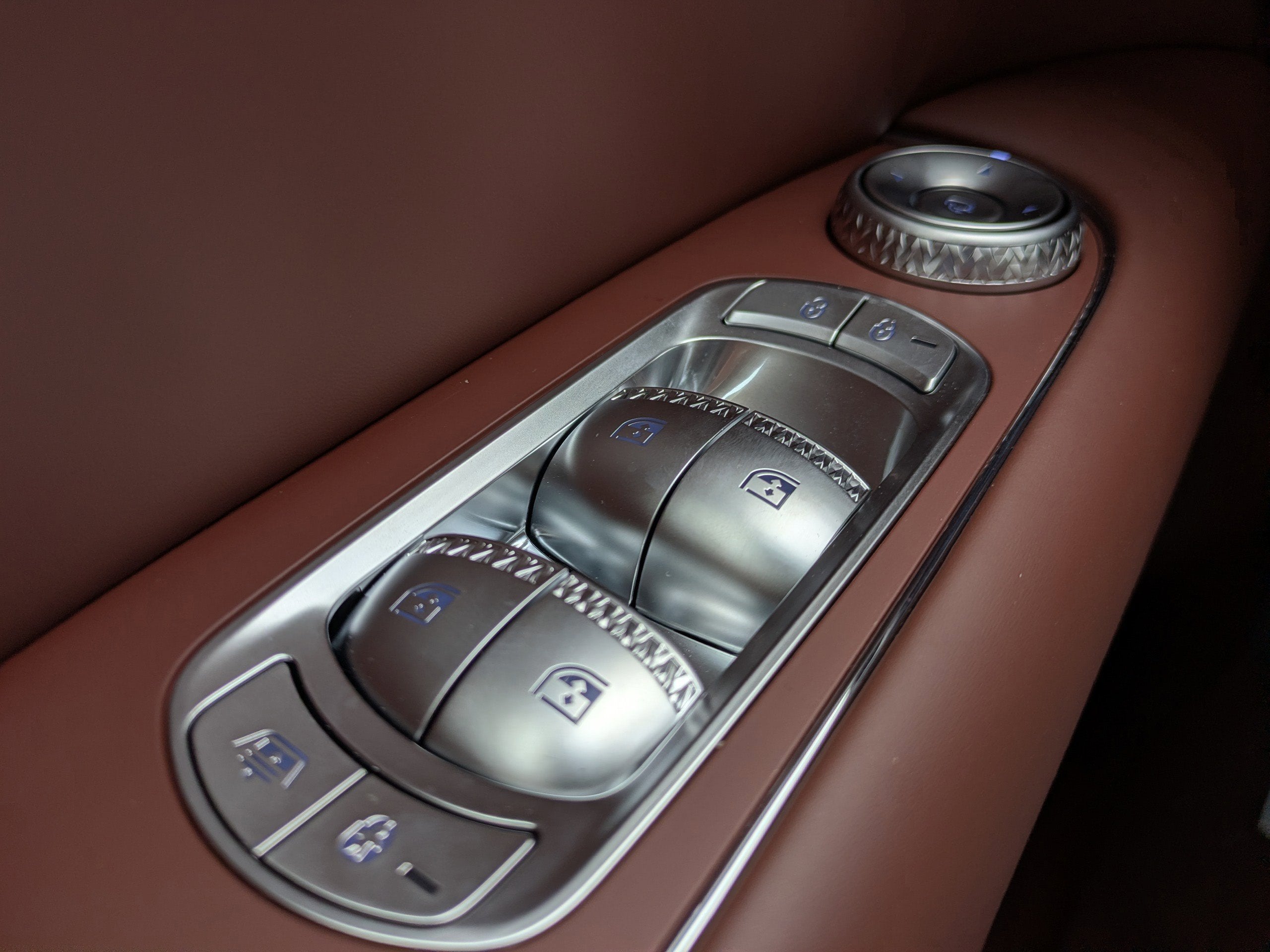 2026 Genesis G90 e-SC