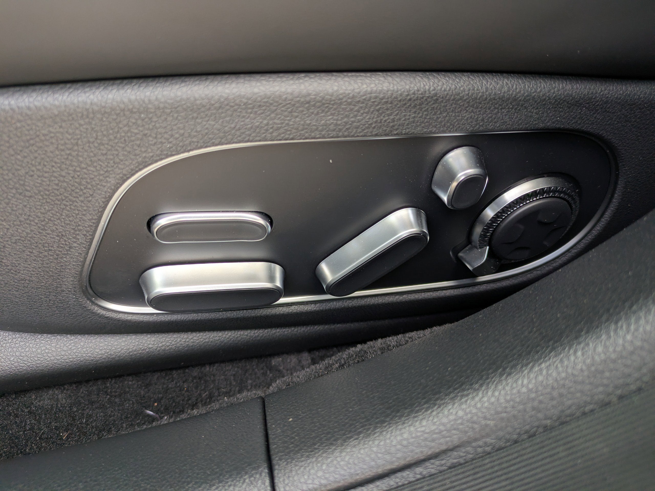 2026 Genesis G90 e-SC