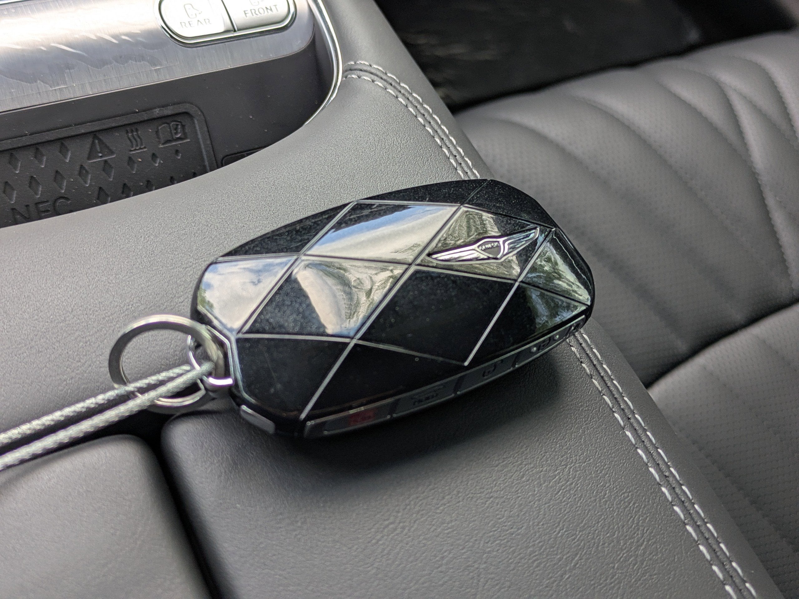 2026 Genesis G90 e-SC