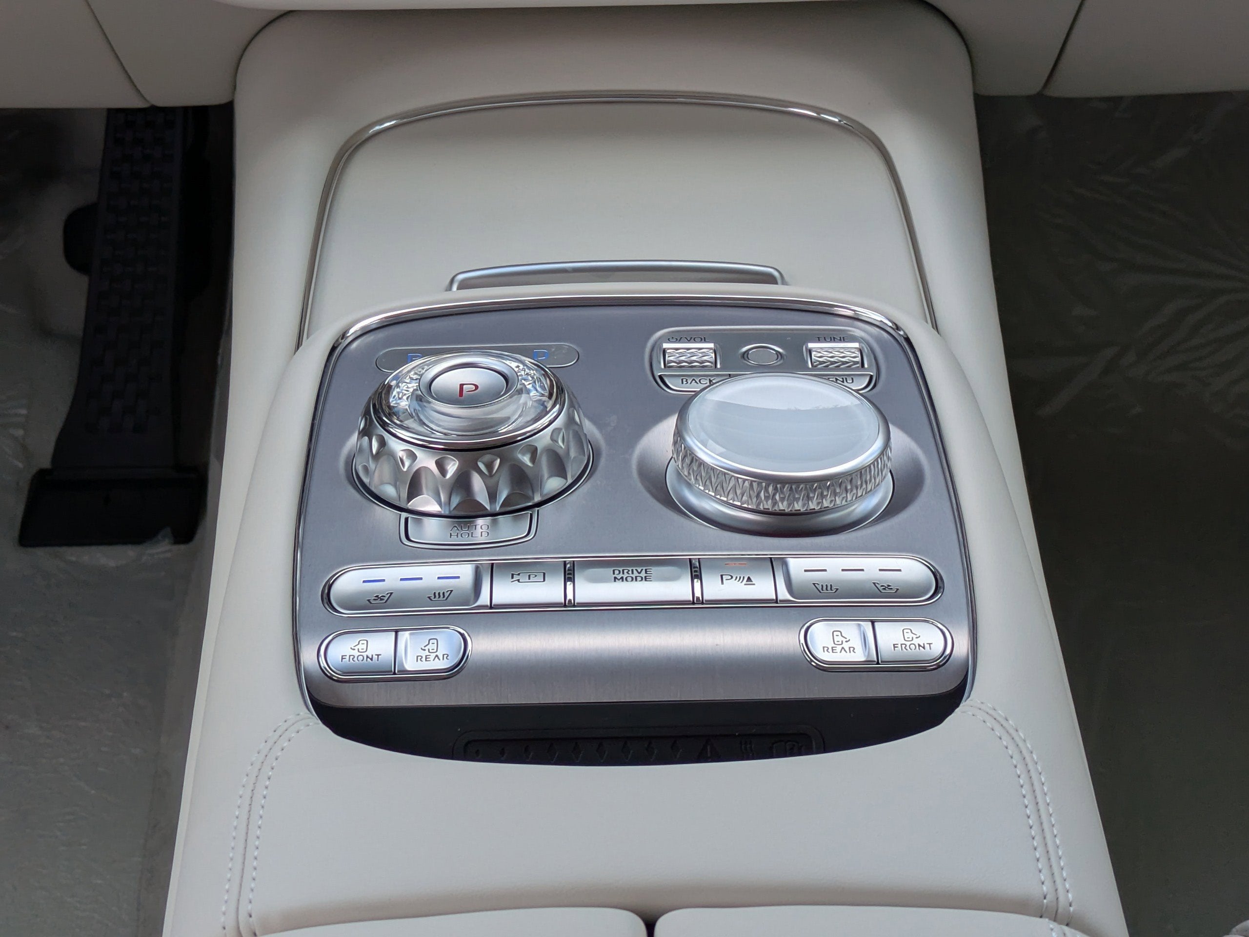 2026 Genesis G90 3.5T E-SC