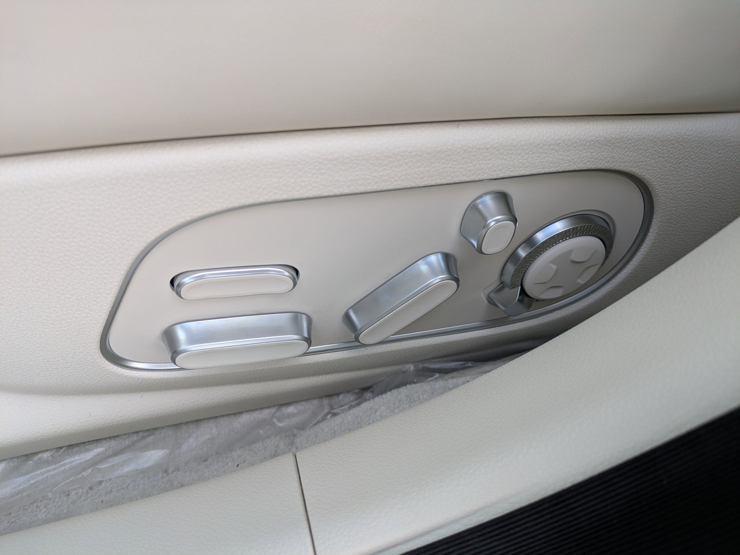 2026 Genesis G90 e-SC