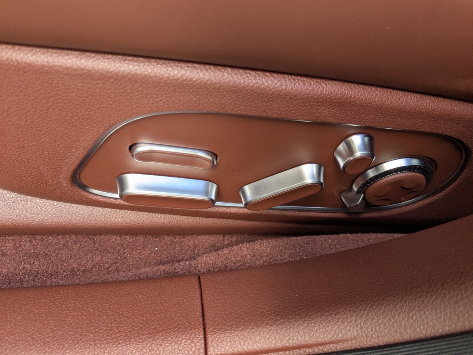 2025 Genesis G90 3.5T E-SC MHEV