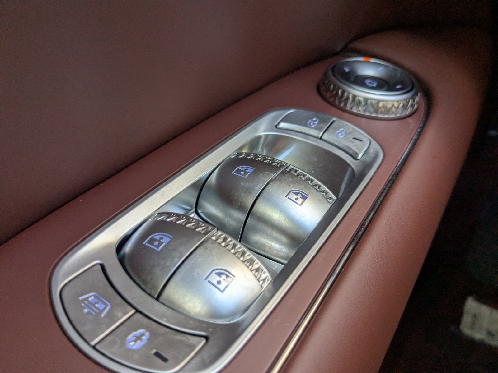 2025 Genesis G90 3.5T E-SC MHEV