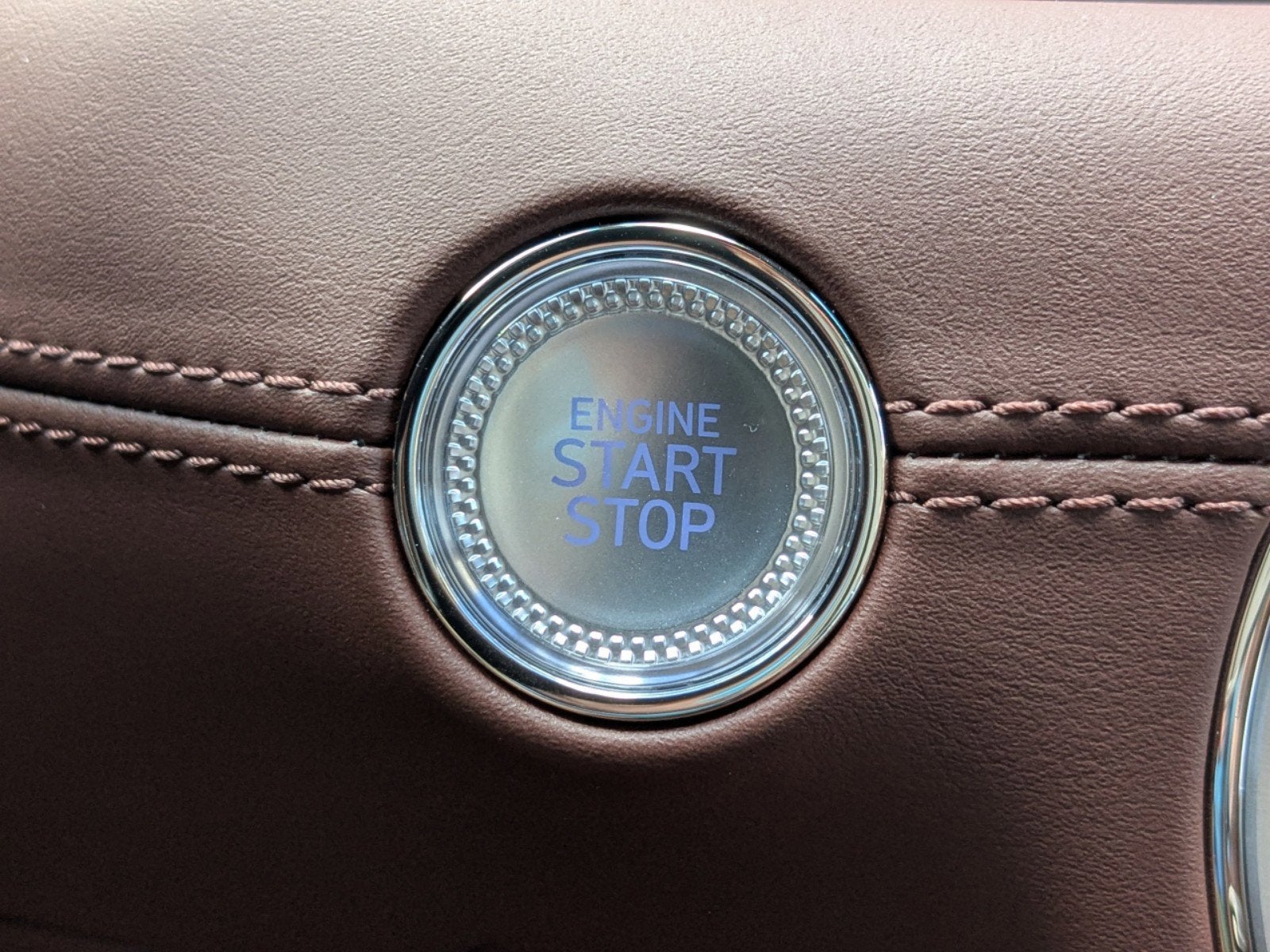 2025 Genesis G90 3.5T E-SC MHEV