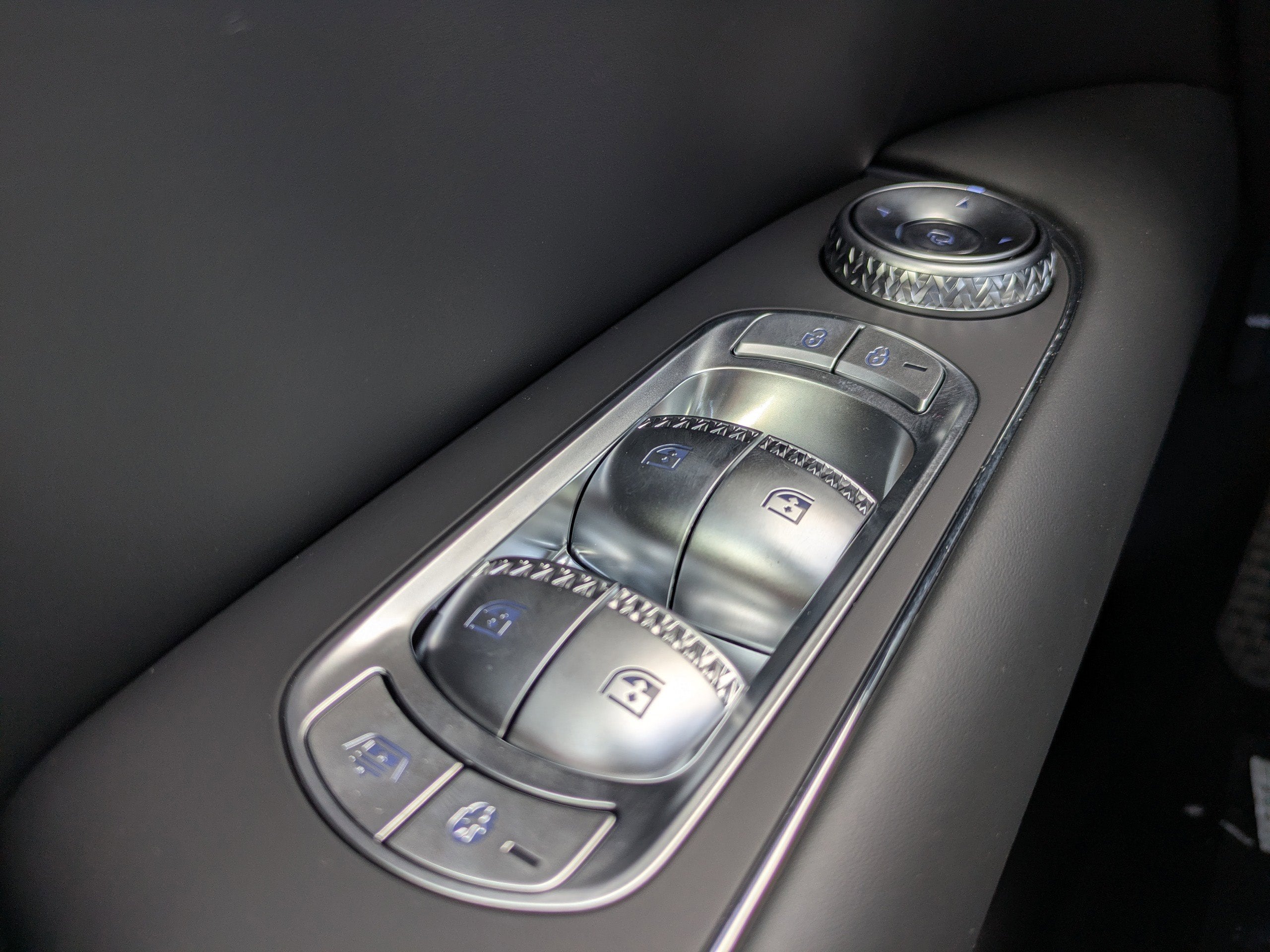 2026 Genesis G90 e-SC