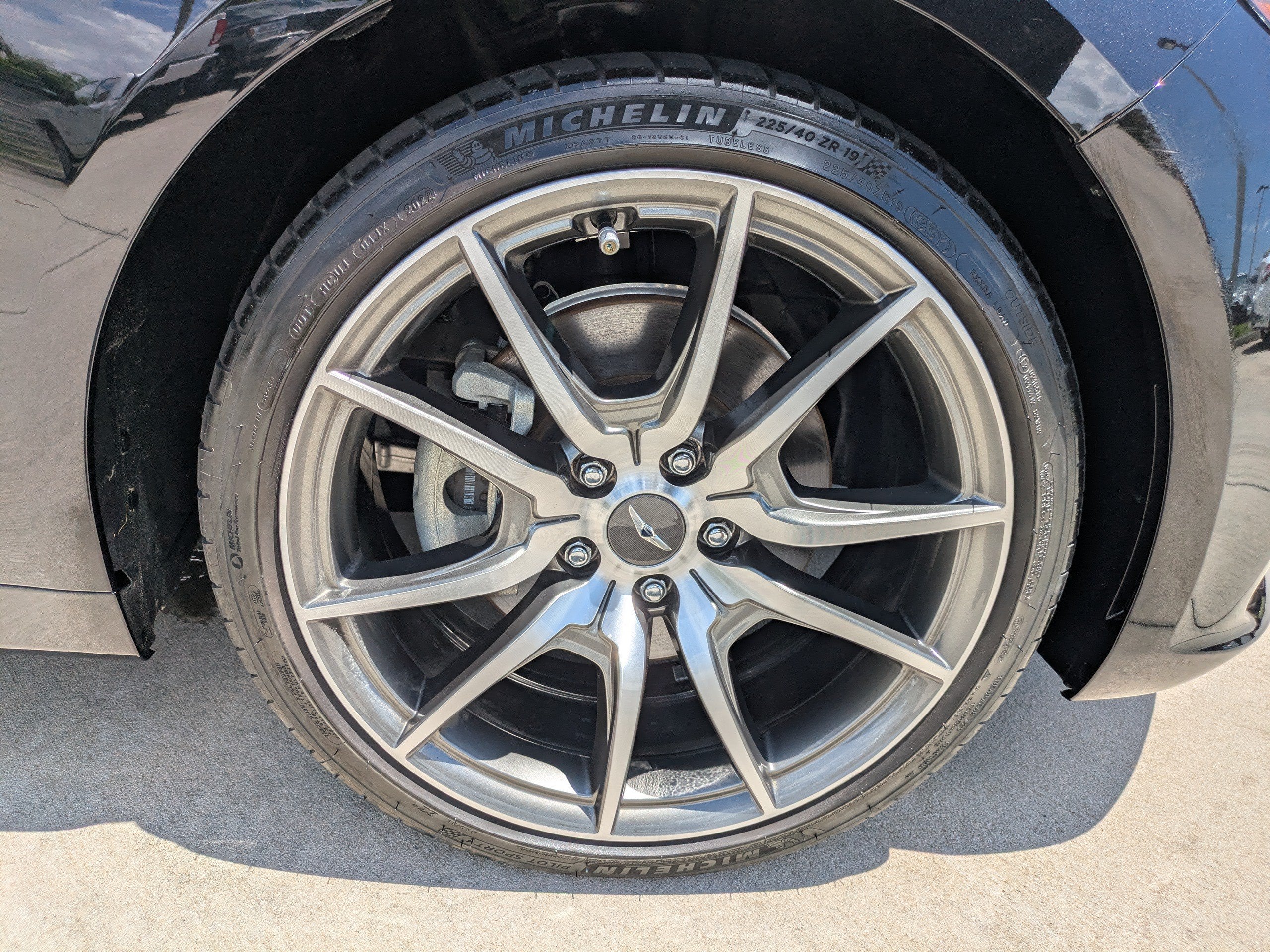 2023 Genesis G70 2.0T