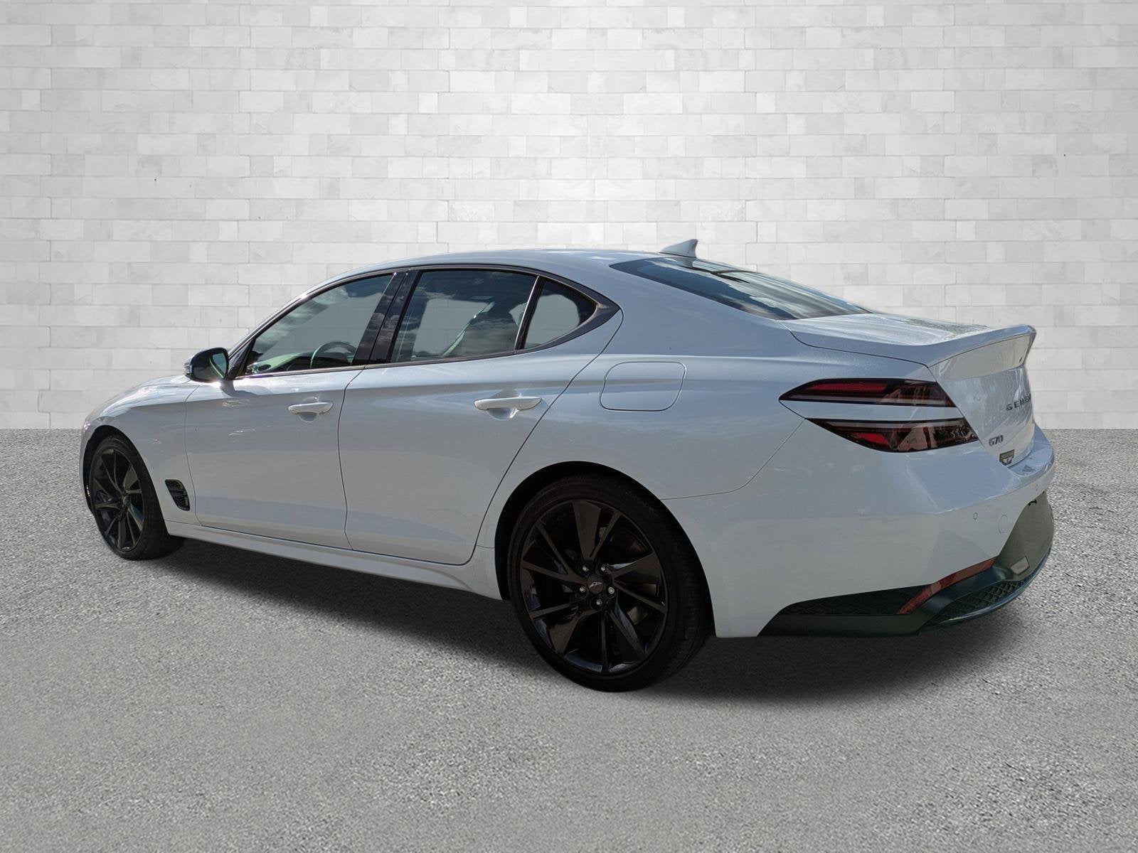 2023 Genesis G70 2.0T