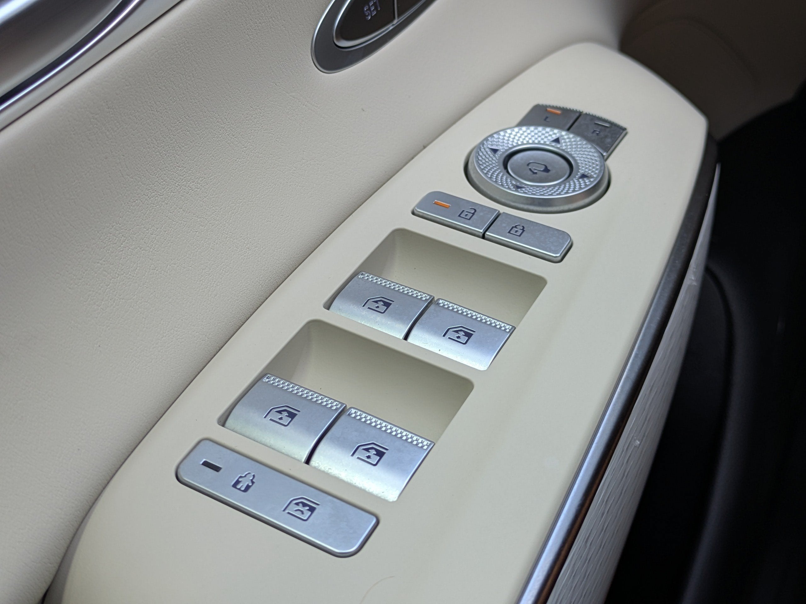 2027 Genesis GV70 2.5T ADVANCED
