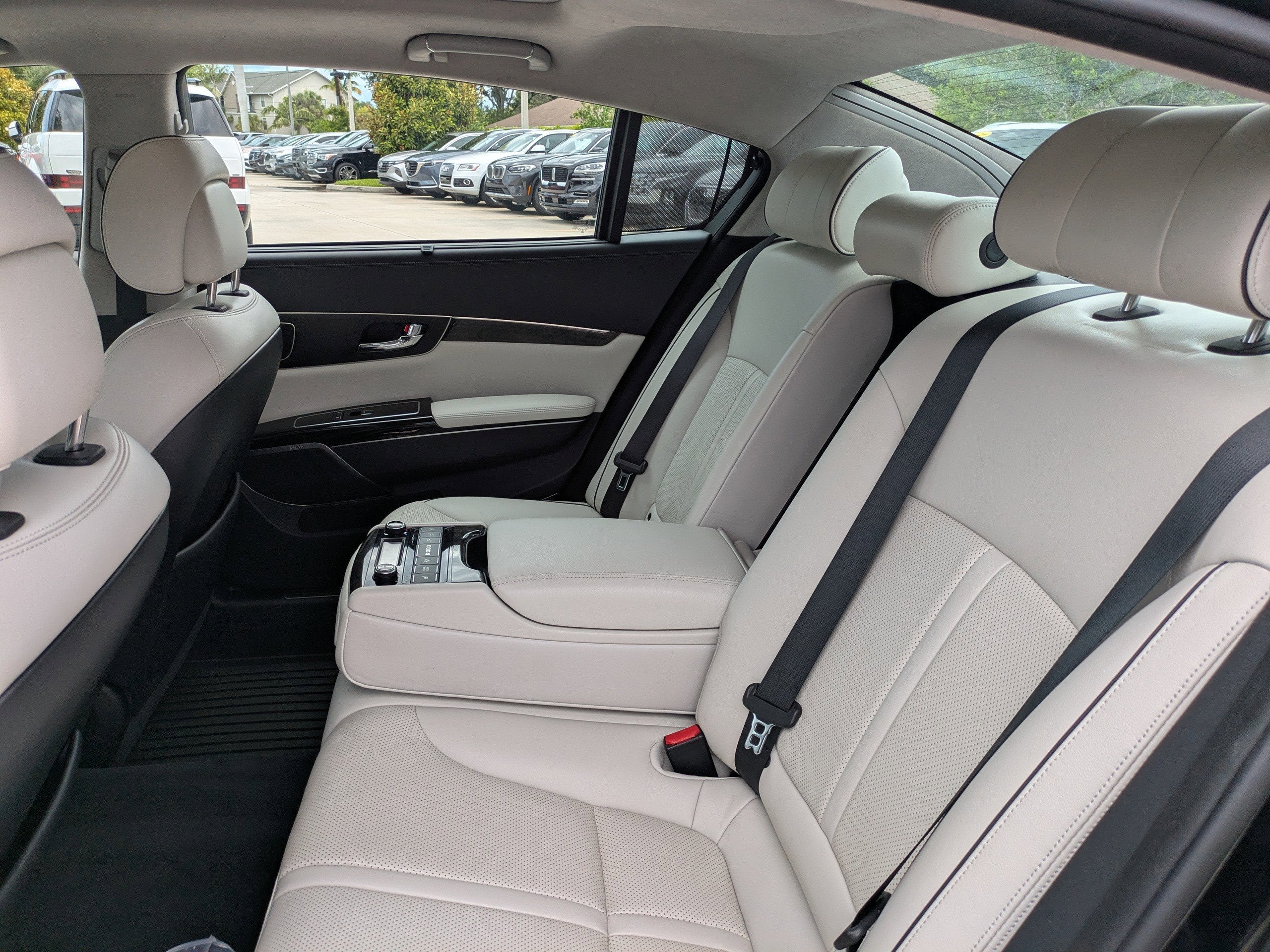 2015 Kia K900 LUXURY