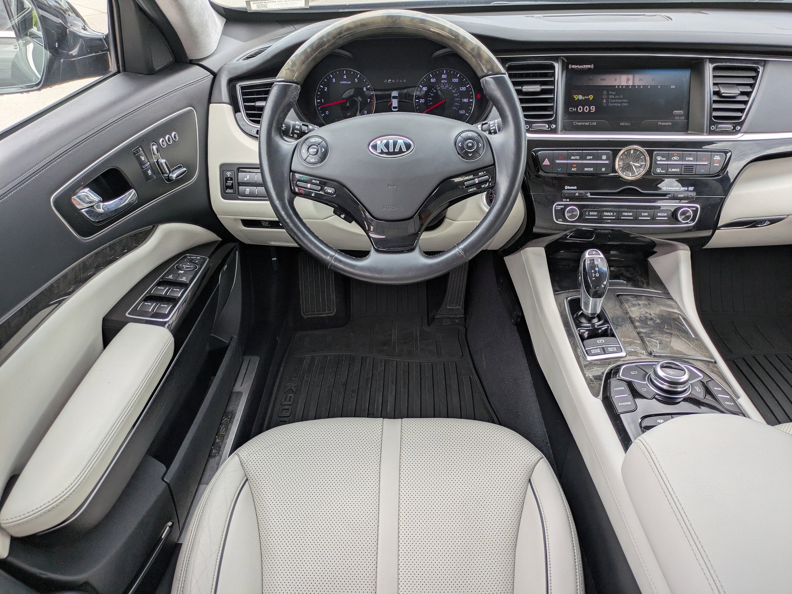 2015 Kia K900 LUXURY