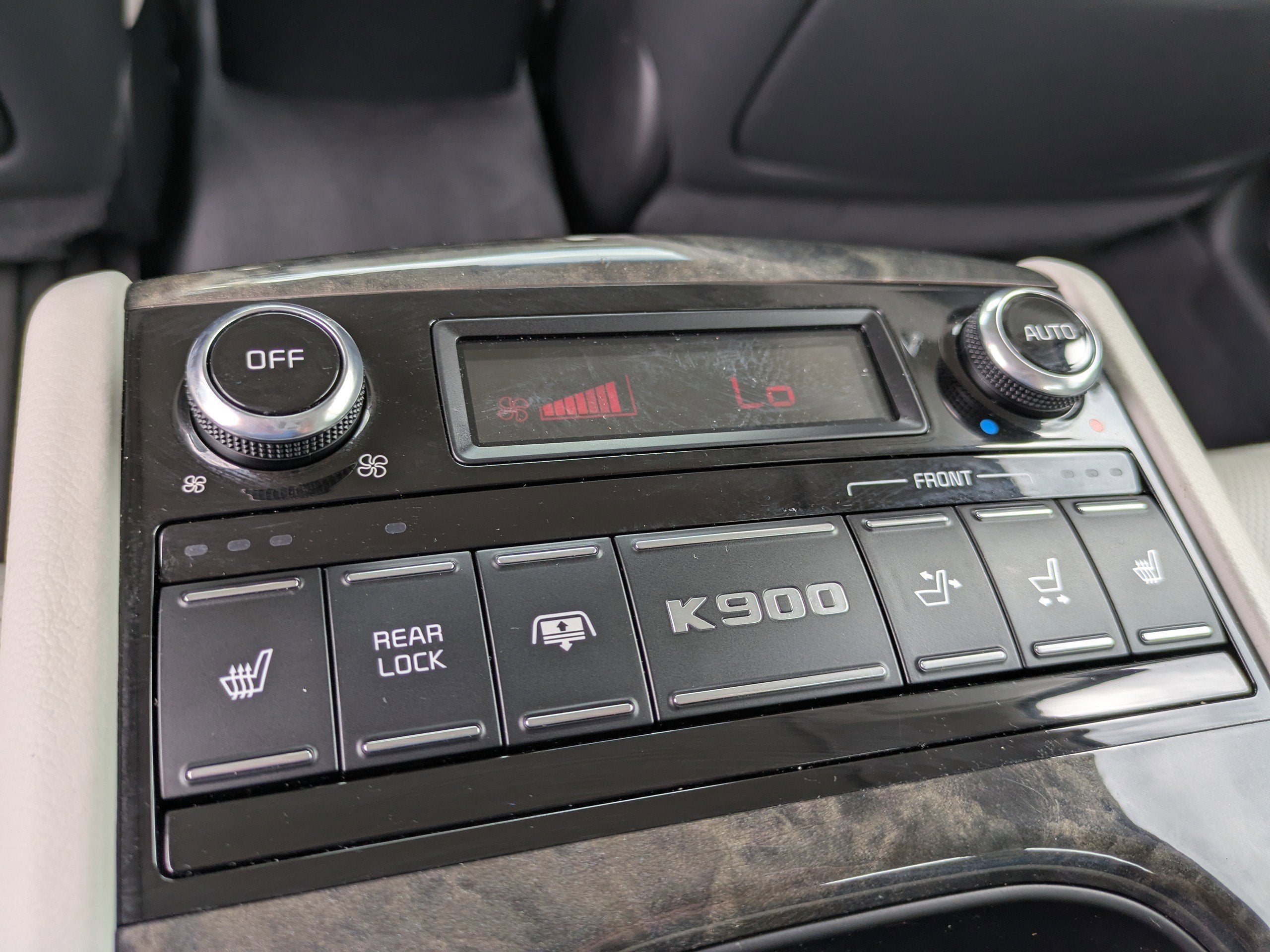 2015 Kia K900 LUXURY