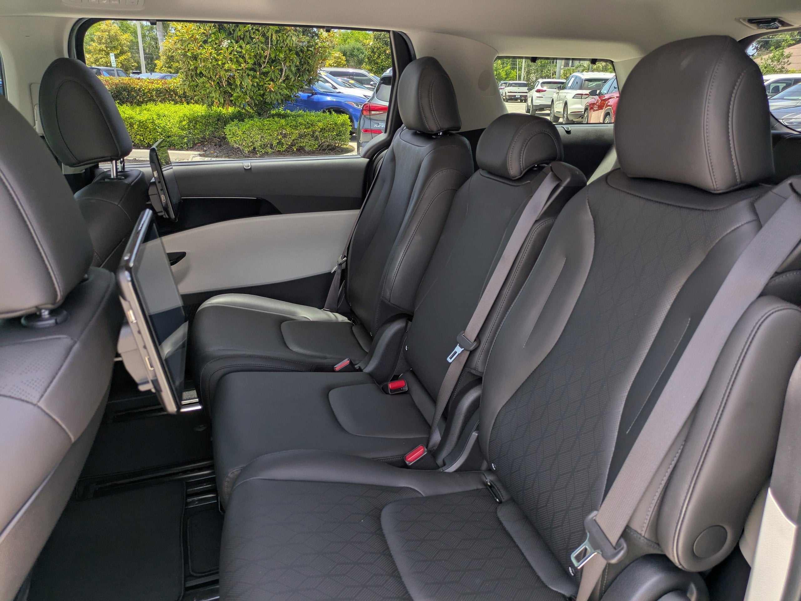 2022 Kia Carnival SX