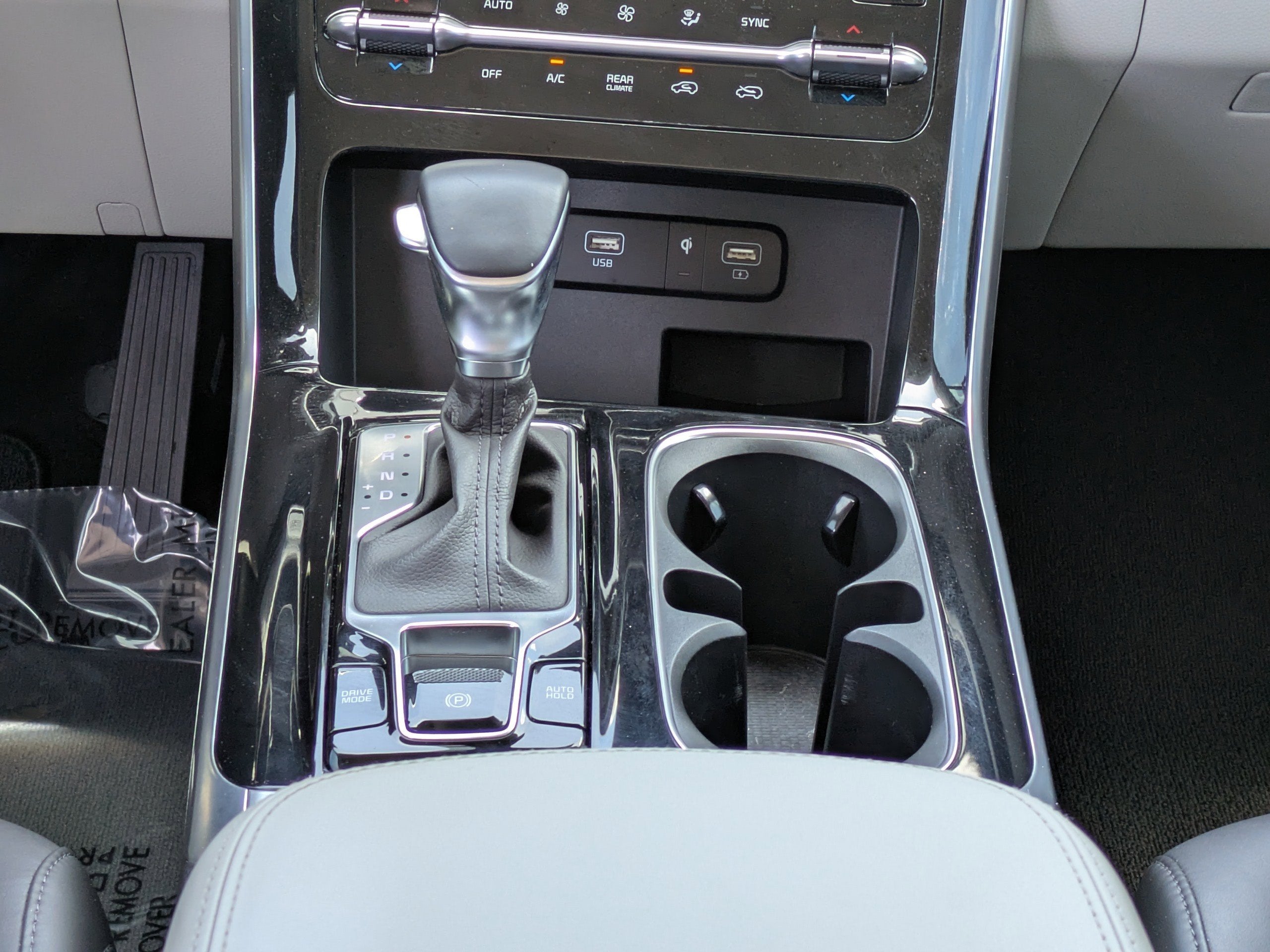 2022 Kia Carnival SX