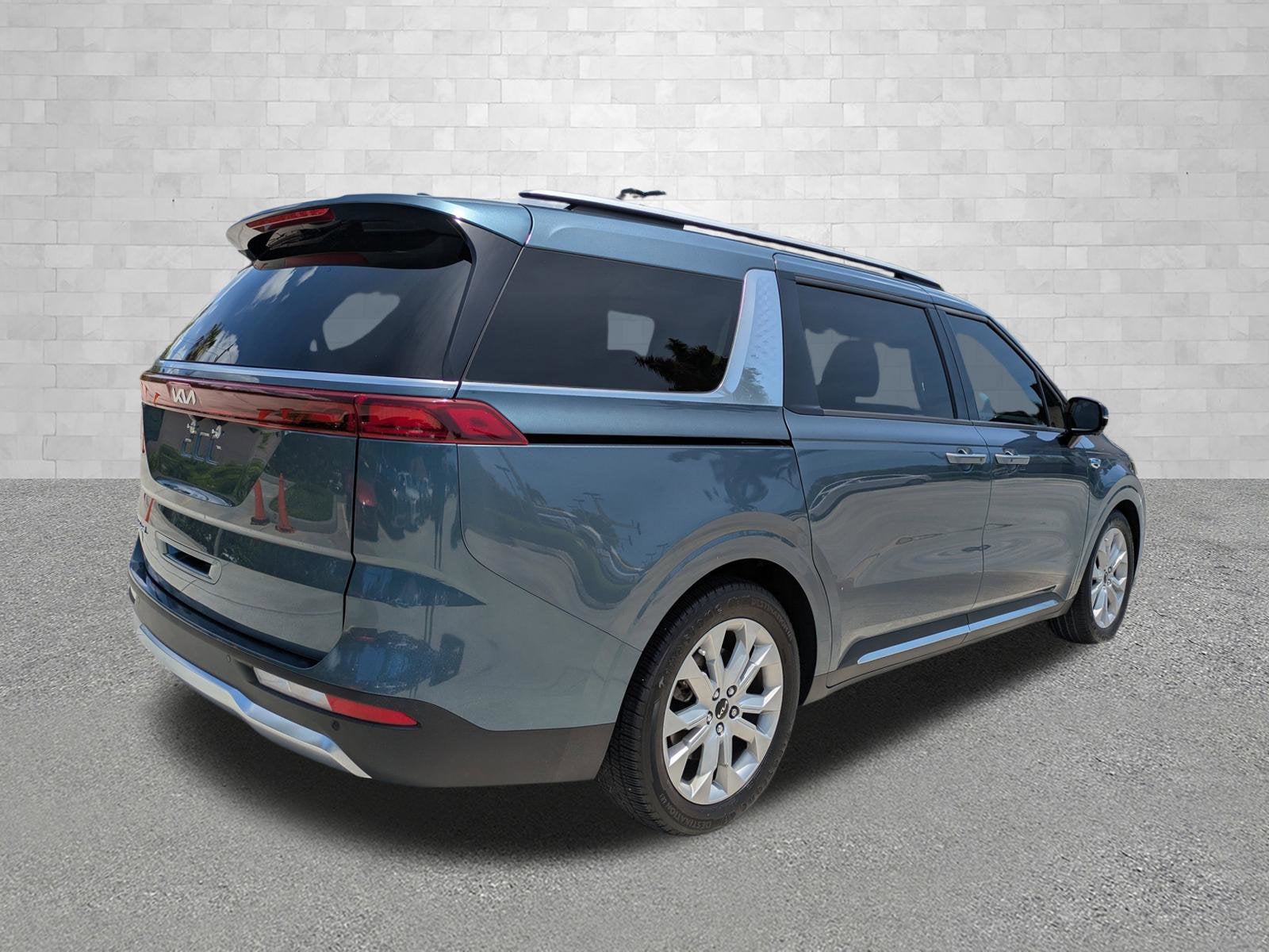 2022 Kia Carnival SX