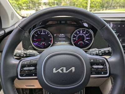 2022 Kia Carnival SX