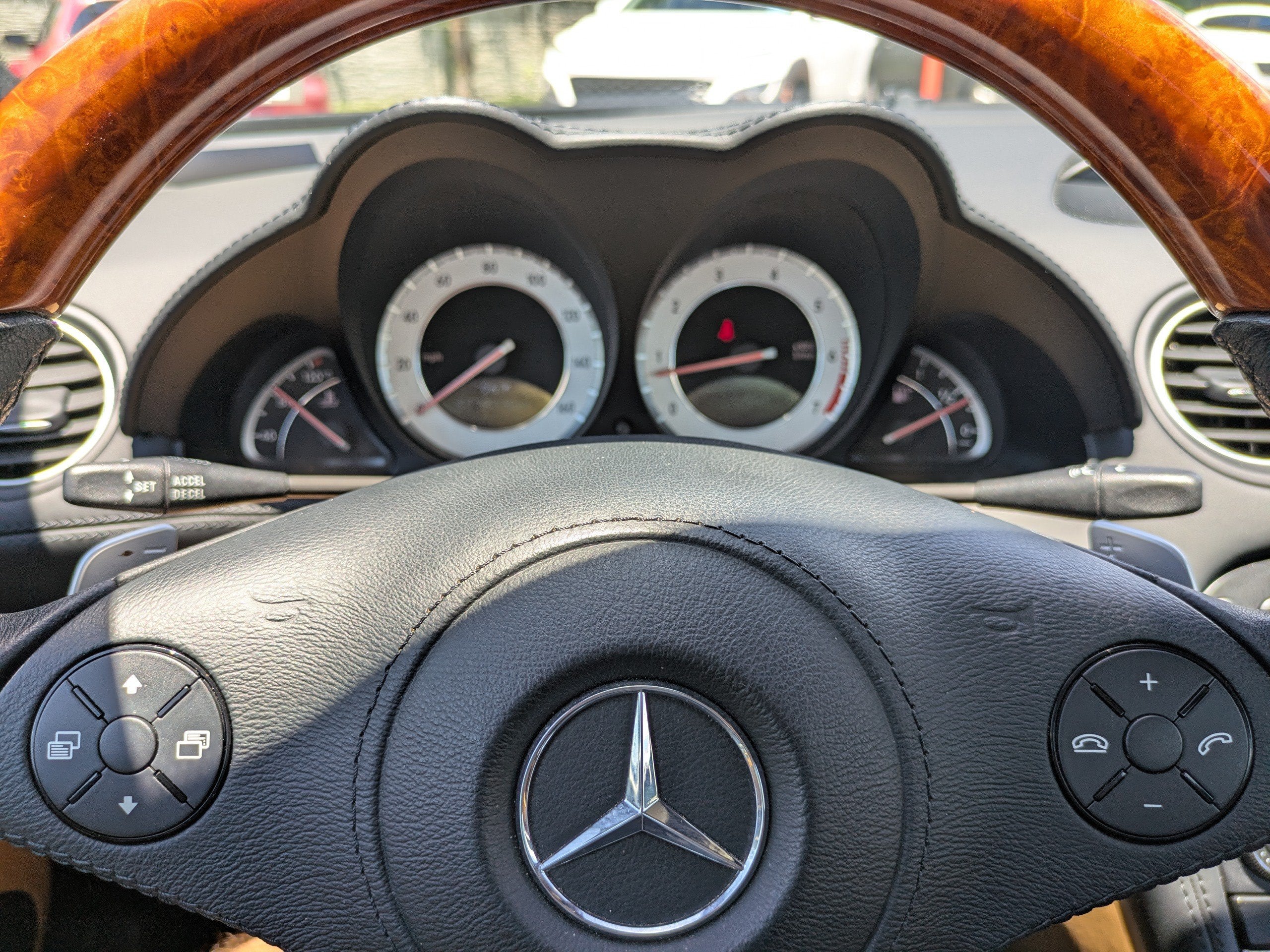 2009 Mercedes-Benz SL-Class 2DR ROADSTER V8