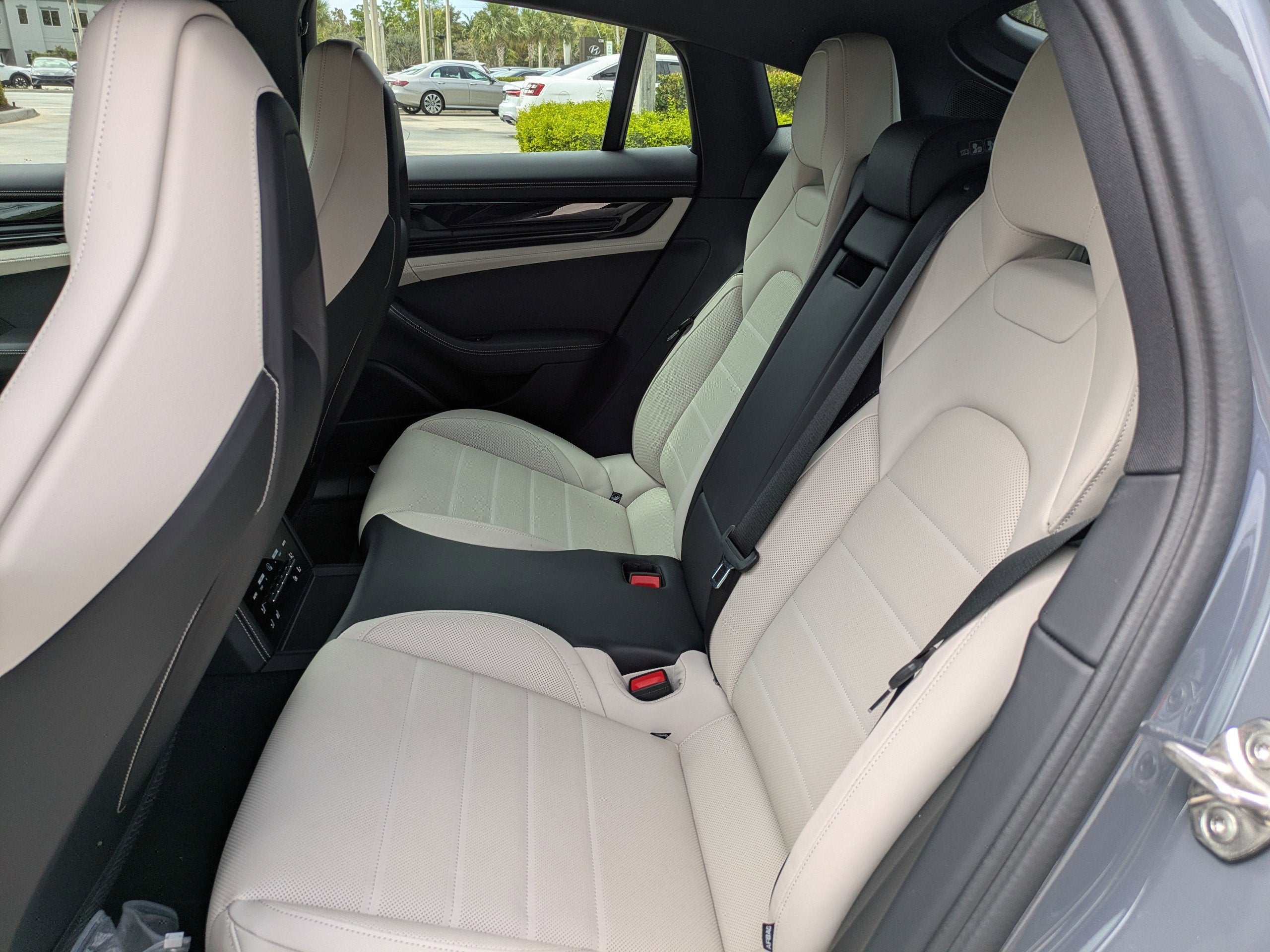 2025 Porsche Panamera Base