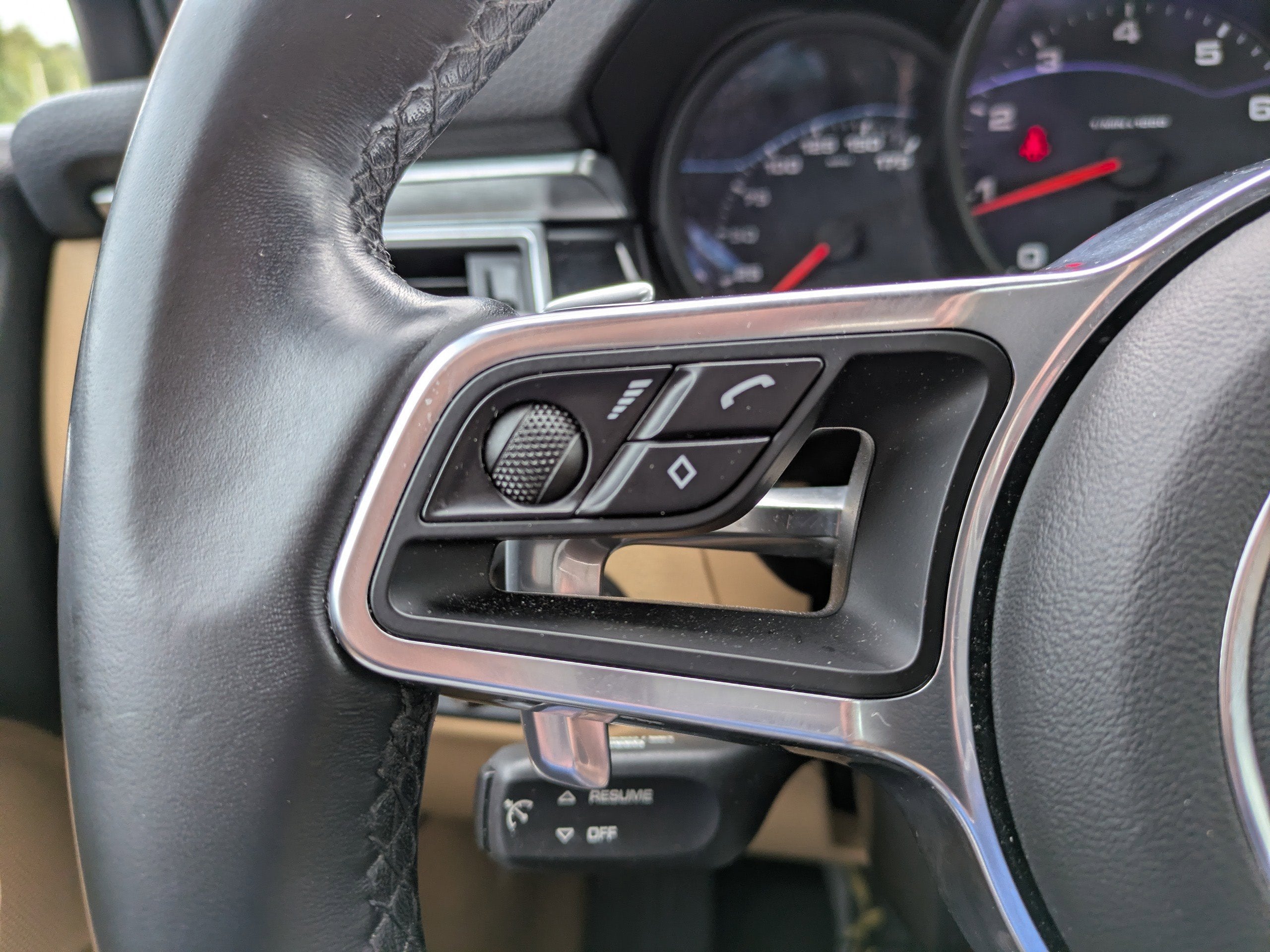 2018 Porsche Macan Base