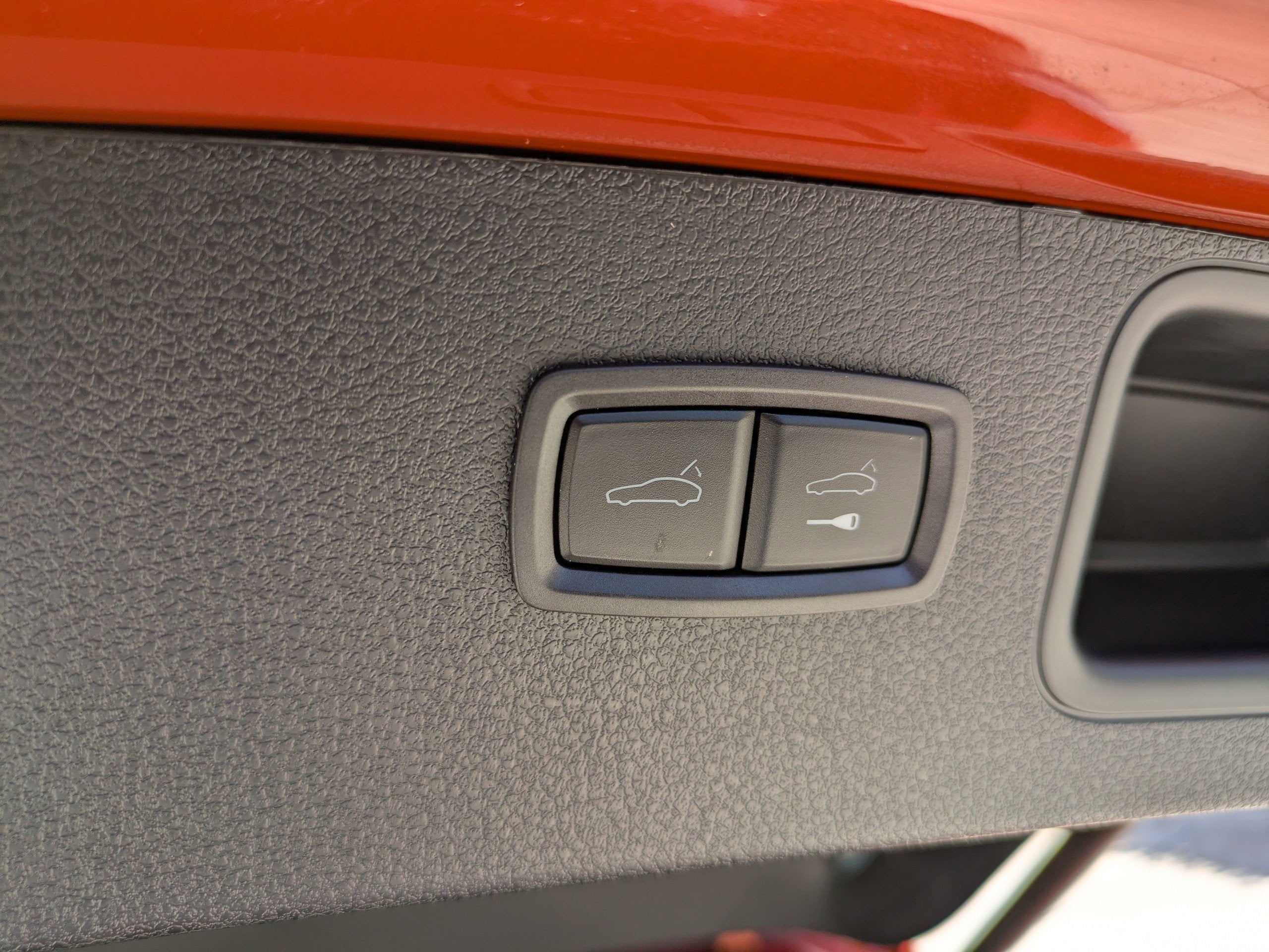 2024 Porsche Macan T