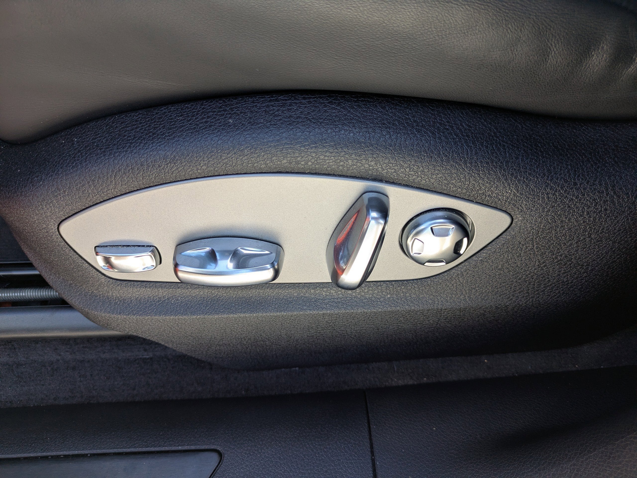 2024 Porsche Macan T