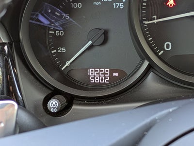 2024 Porsche Macan T