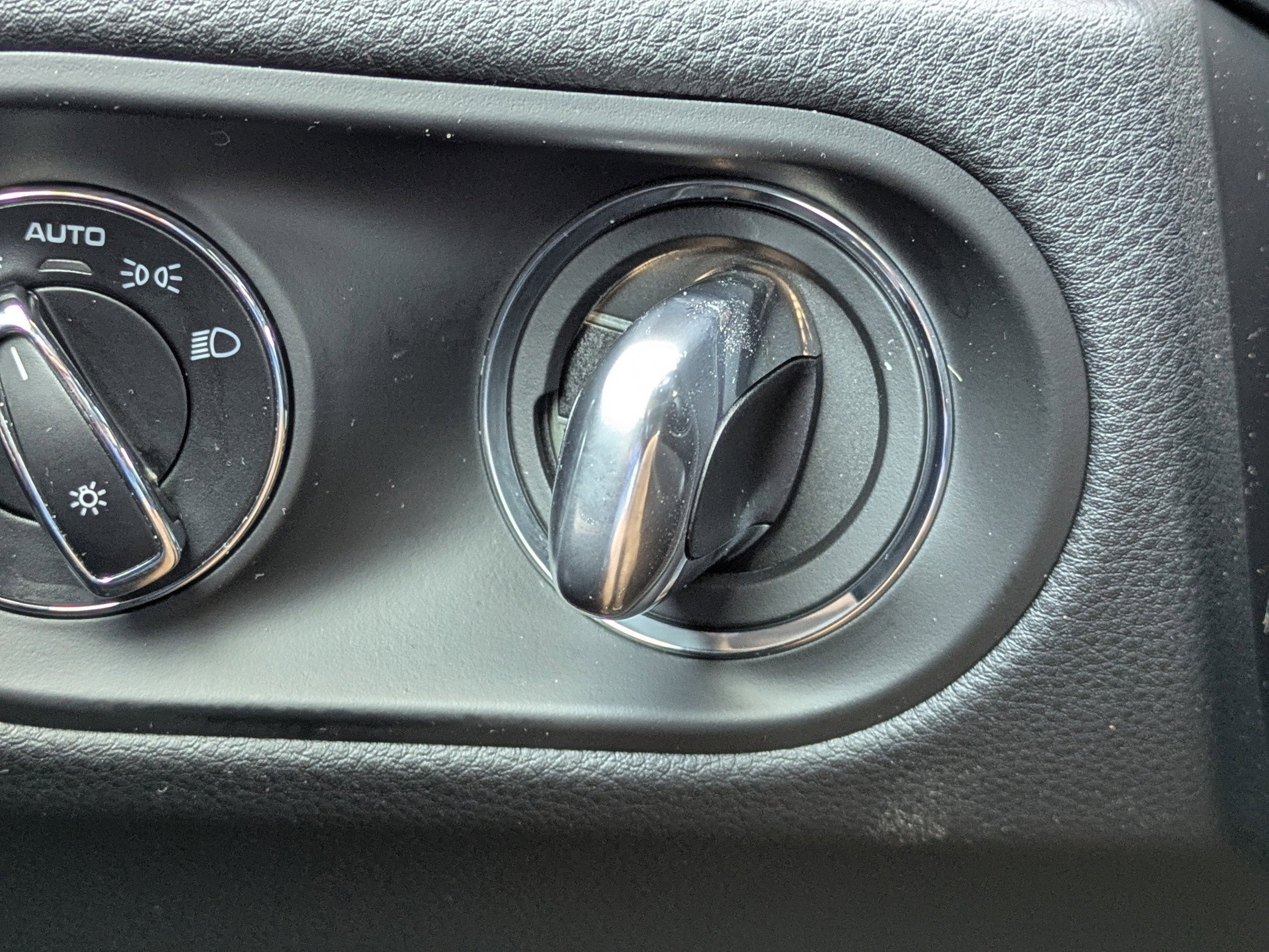 2024 Porsche Macan T