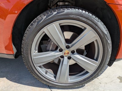 2024 Porsche Macan T