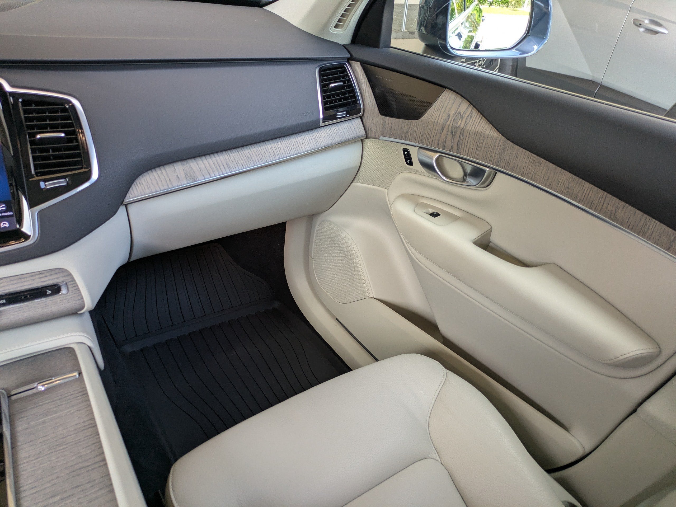 2024 Volvo XC90 PLUS BRIGHT THEME