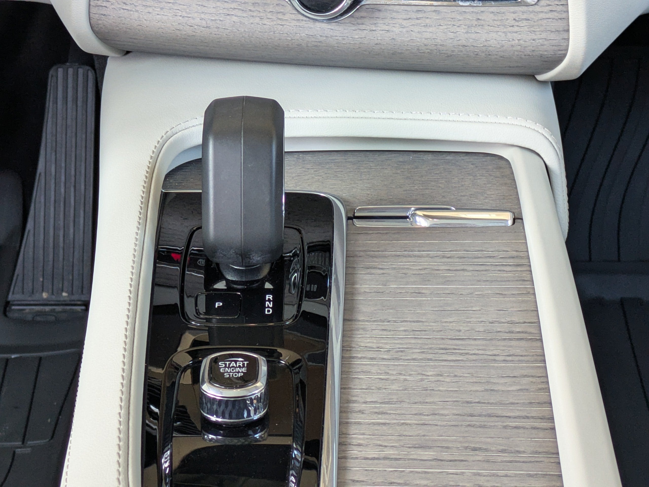 2024 Volvo XC90 PLUS BRIGHT THEME