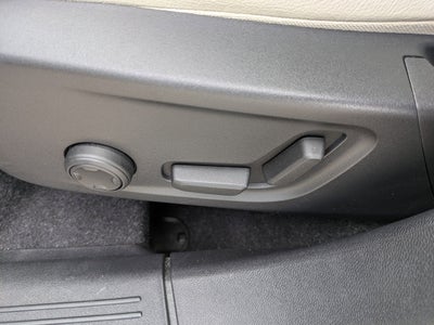 2021 Volvo XC40 MOMENTUM