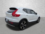 2021 Volvo XC40 MOMENTUM