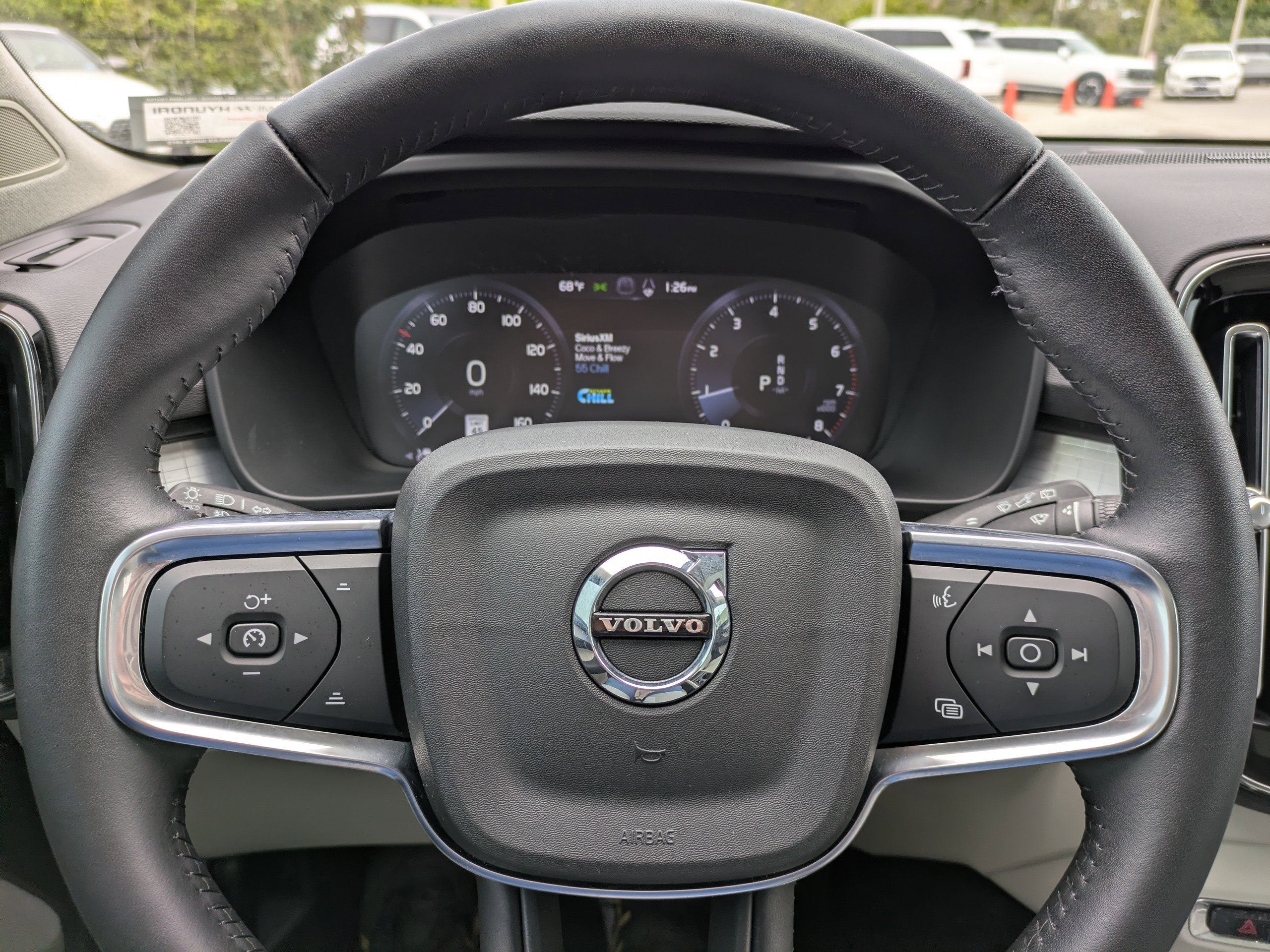 2021 Volvo XC40 MOMENTUM