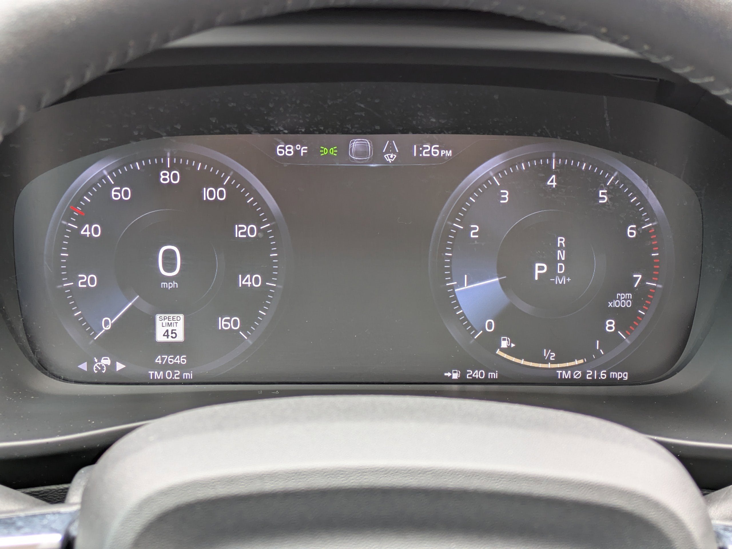 2021 Volvo XC40 MOMENTUM