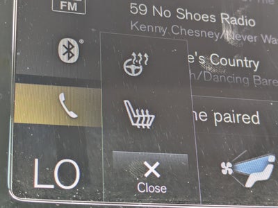 2021 Volvo XC40 MOMENTUM